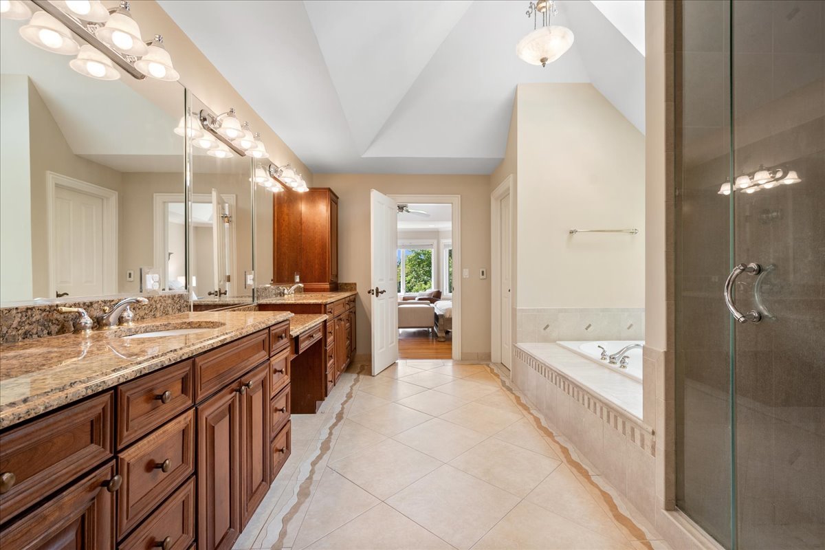 Vernon Hills, Illinois, 60061, United States, 4 Bedrooms Bedrooms, ,4 BathroomsBathrooms,Residential,For Sale,1940393