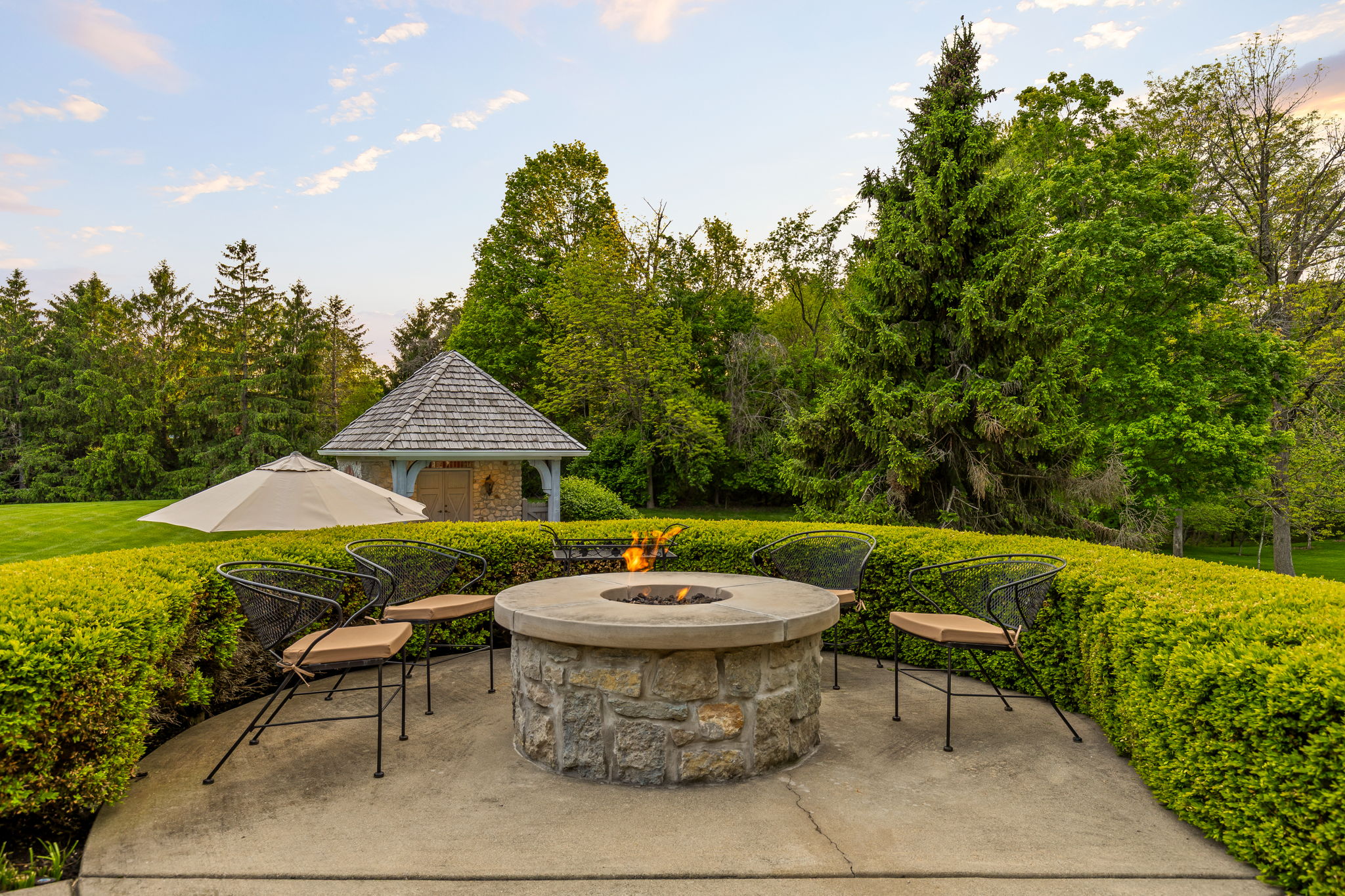  Signature Estate Set on More than 2 Acres in Desirable Zionsville Neighborhood - 物件實景