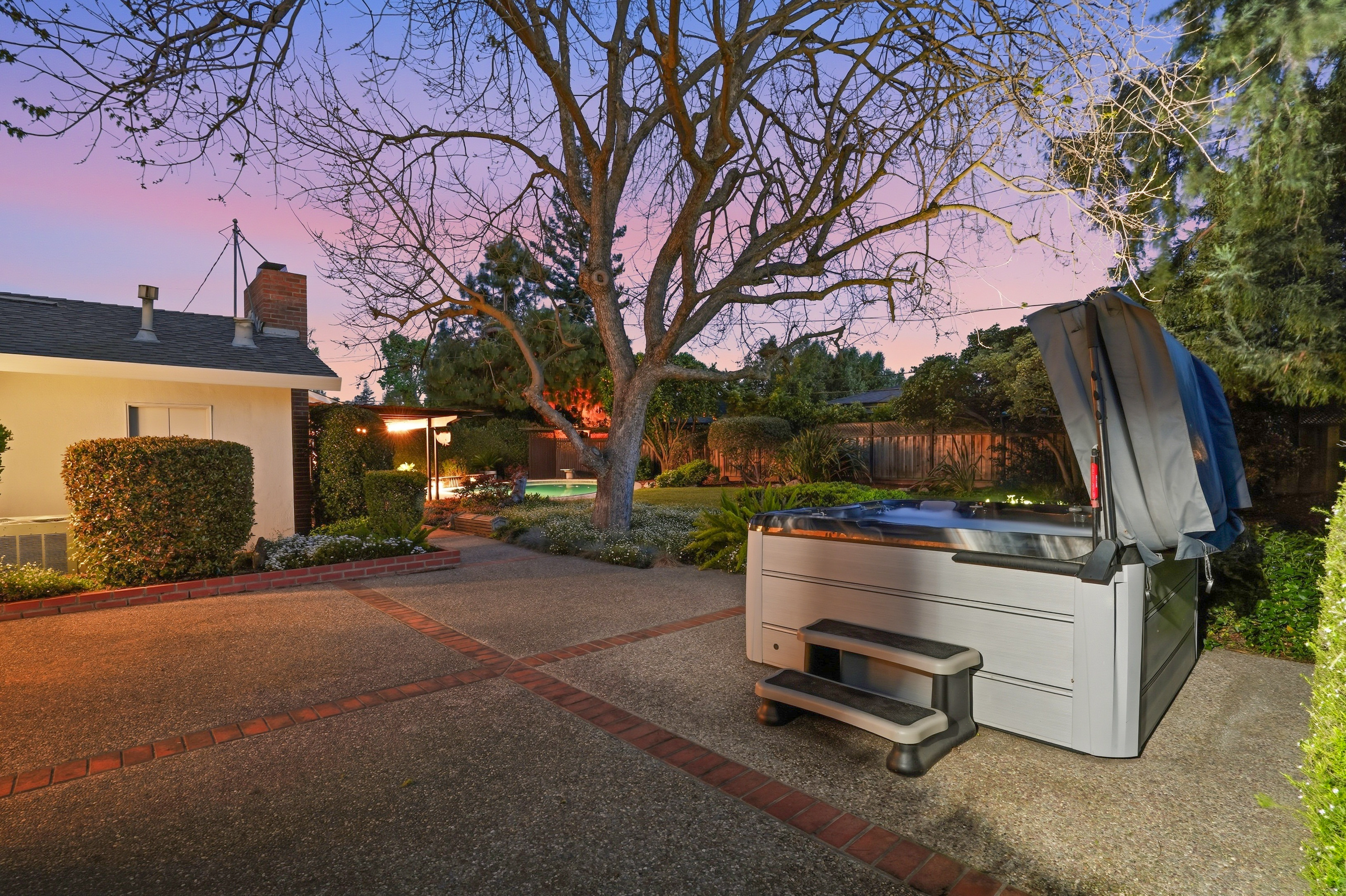  Single-Level Rancher in Coveted Neighborhood - 物件實景