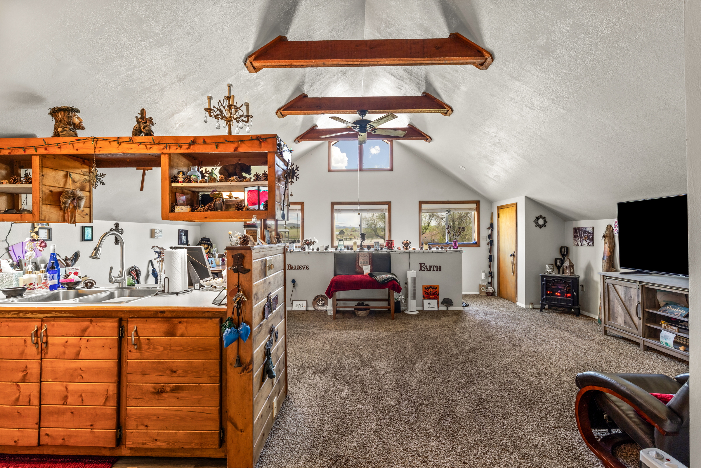  Historic Charm on 0.59 Acres - 物件實景