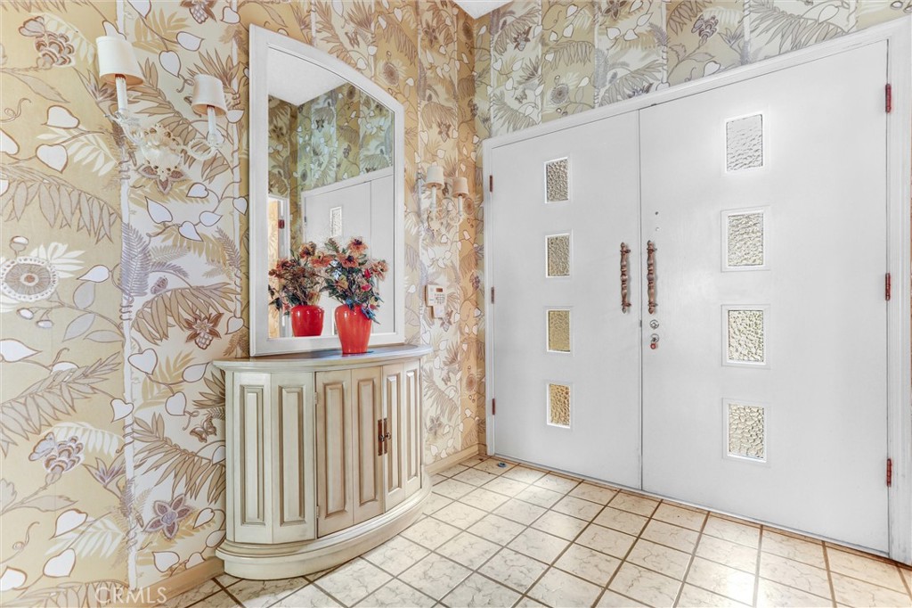 Tarzana, California, 91356, United States, 3 Bedrooms Bedrooms, ,3 BathroomsBathrooms,Residential,For Sale,1986102