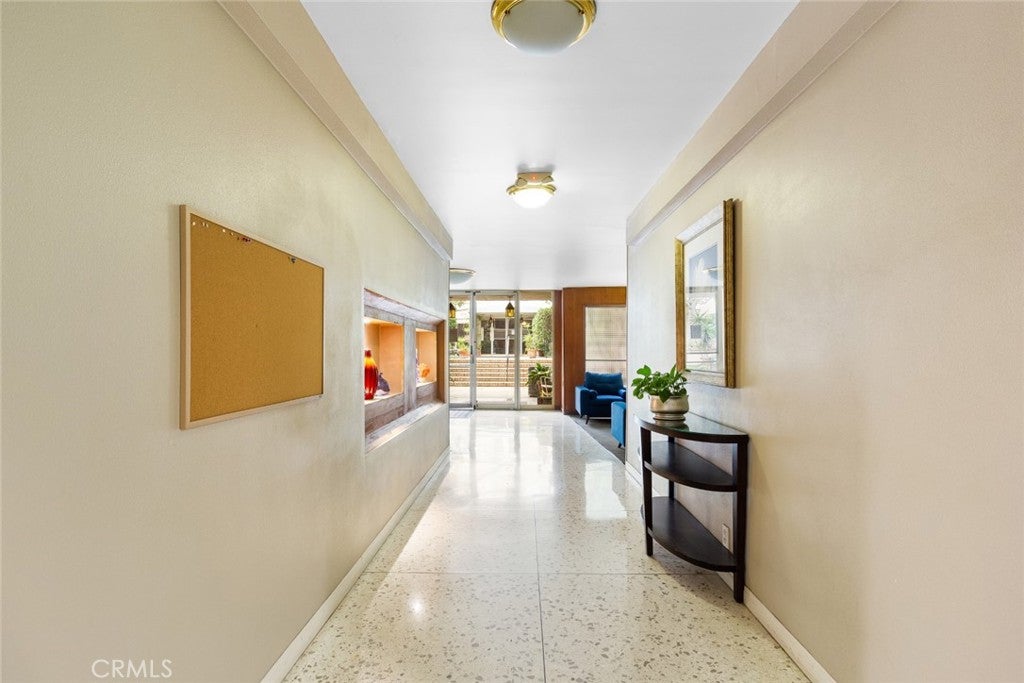 395 S Oakland Avenue #101, Pasadena, California, 91101, United States, 3 Bedrooms Bedrooms, ,2 BathroomsBathrooms,Residential,For Sale,395 S Oakland Avenue #101,1679345