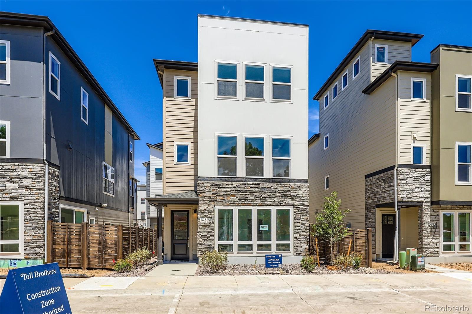 Centennial, Colorado, 80112, United States, 2 Bedrooms Bedrooms, ,4 BathroomsBathrooms,Residential,For Sale,1793200