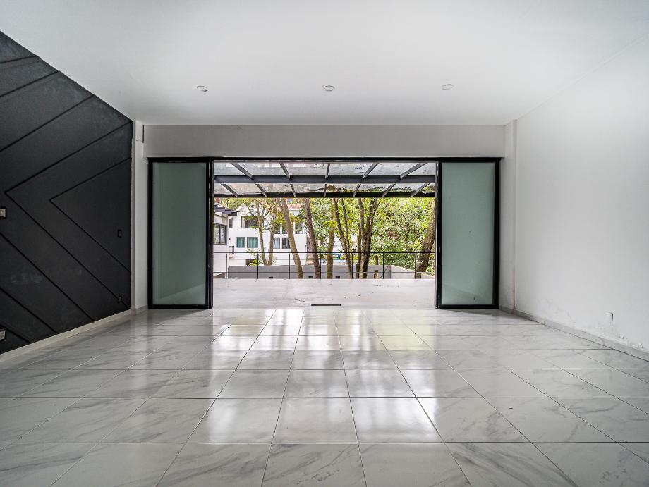 Atizapán de Zaragoza, Estado de méxico, 52938, Mexico, 6 Bedrooms Bedrooms, ,6 BathroomsBathrooms,Residential,For Sale,1916931