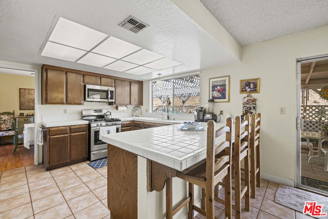 Acton, California, 93510, United States, 4 Bedrooms Bedrooms, ,3 BathroomsBathrooms,Residential,For Sale,1897411