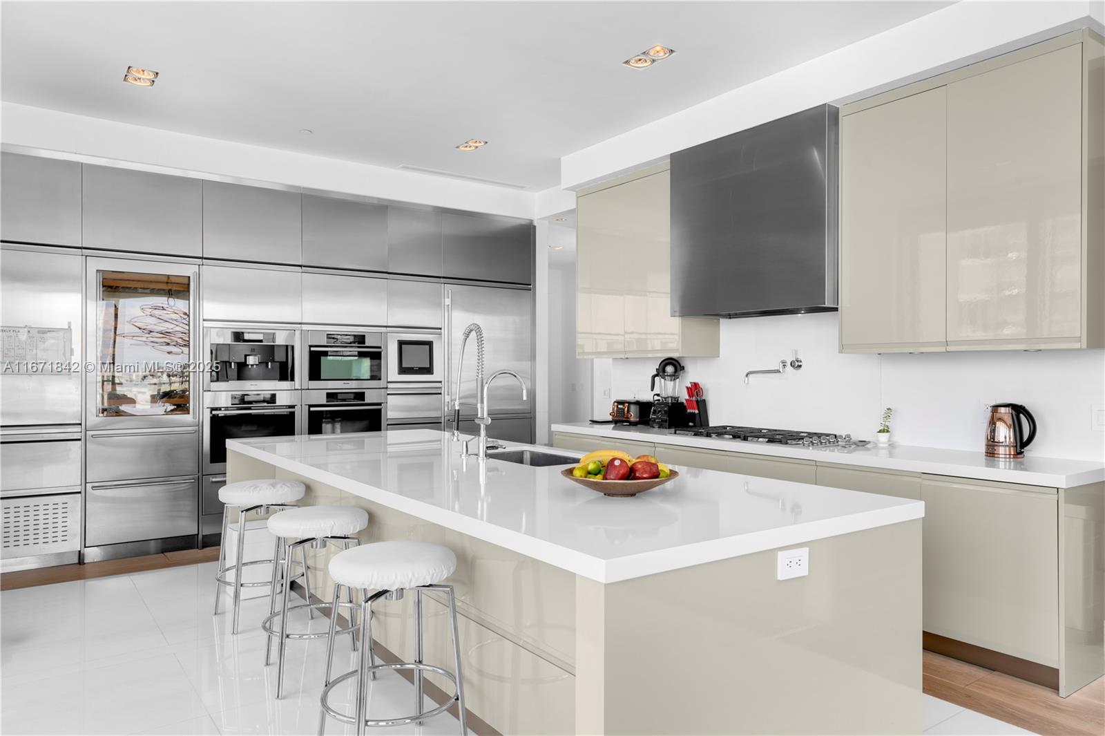 Miami Beach, Florida, 33139, United States, 4 Bedrooms Bedrooms, ,4 BathroomsBathrooms,Residential,For Sale,1840122