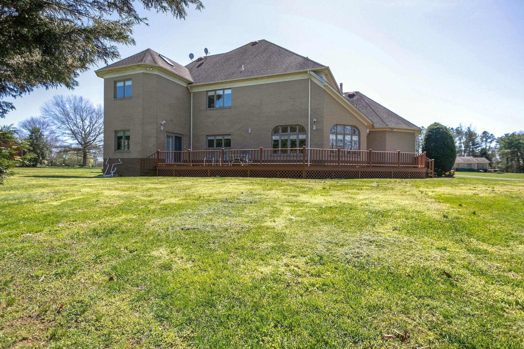 Lawrenceburg, Tennessee, 38464, United States, 4 Bedrooms Bedrooms, ,5 BathroomsBathrooms,Residential,For Sale,1925440