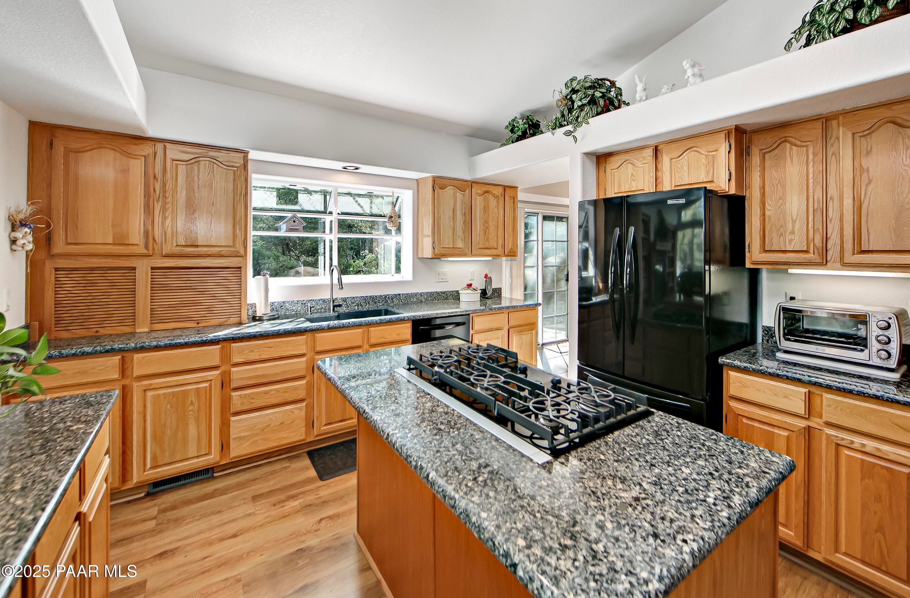 Prescott, Arizona, 86303, United States, 3 Bedrooms Bedrooms, ,2 BathroomsBathrooms,Residential,For Sale,1991312