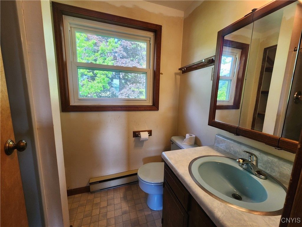 Skaneateles, New York, 13152, United States, 3 Bedrooms Bedrooms, ,3 BathroomsBathrooms,Residential,For Sale,1840315
