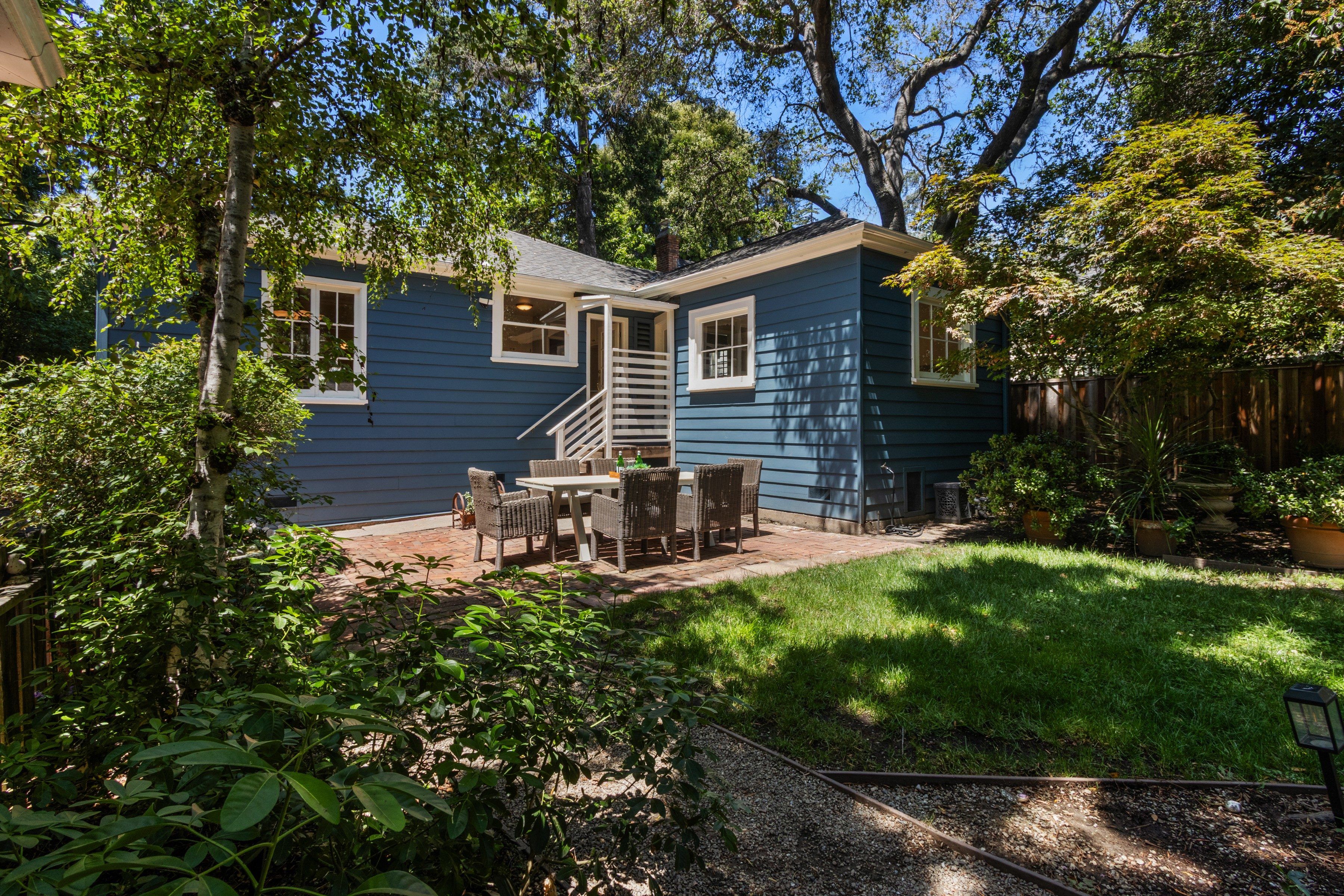  Crocker Highlands Classic with Modern Touches and Backyard Retreat - 物件實景