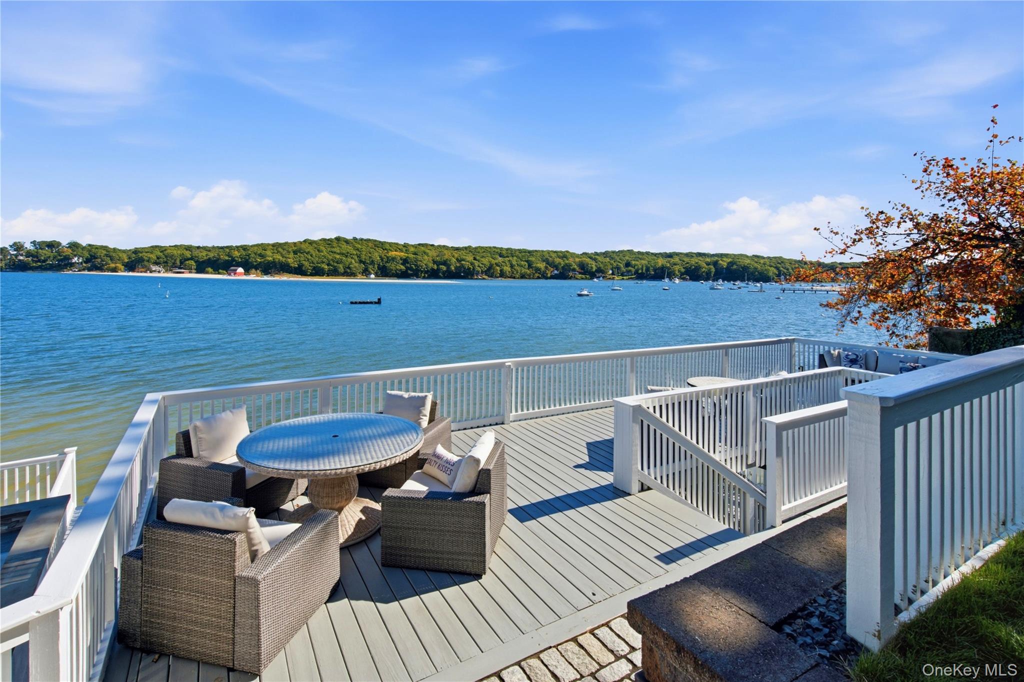  565 Mckinley Terrace, Centerport, NY, 11721 - 物件實景