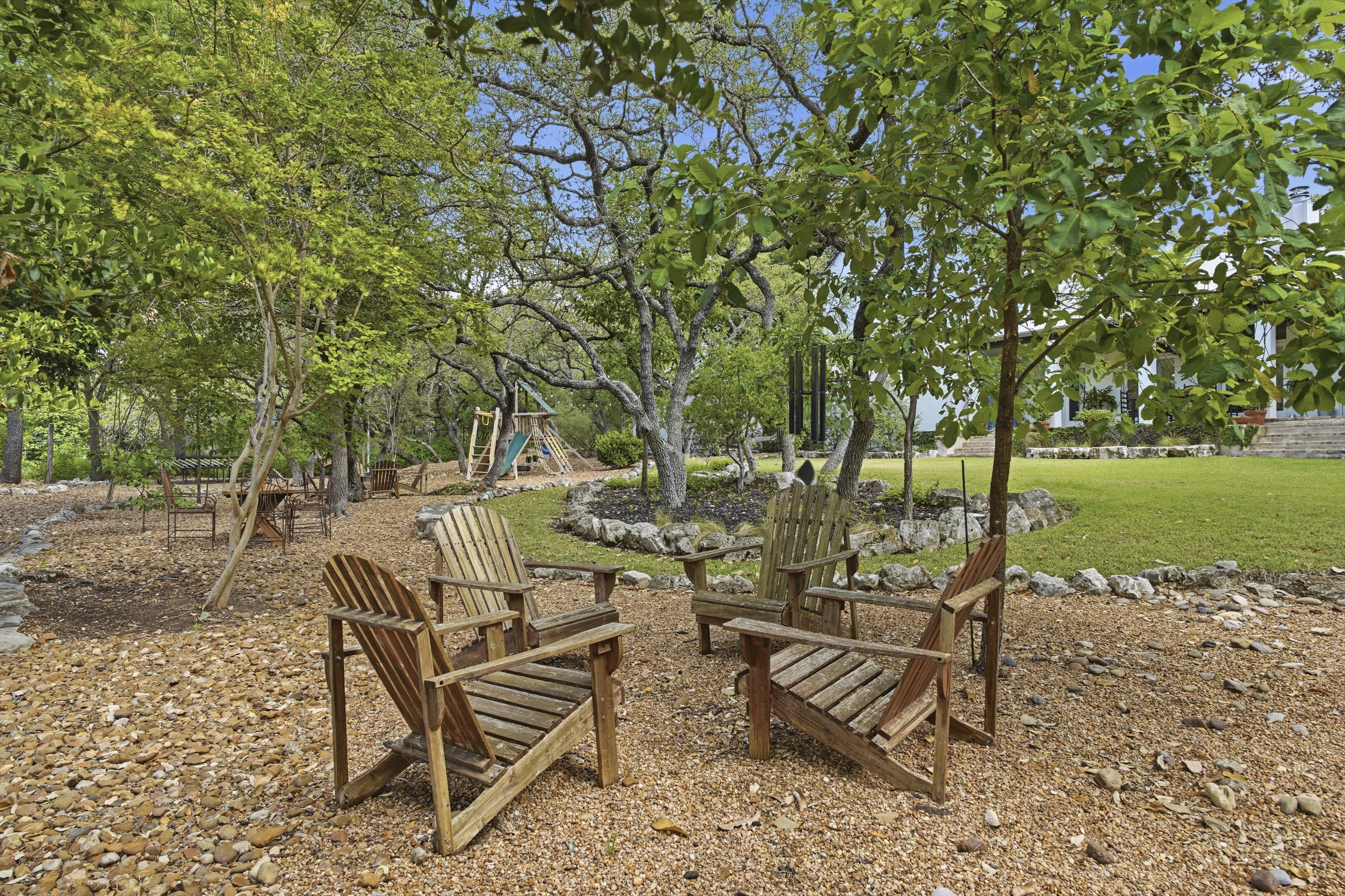  Custom-Designed Home on a 1-Acre - 物件實景