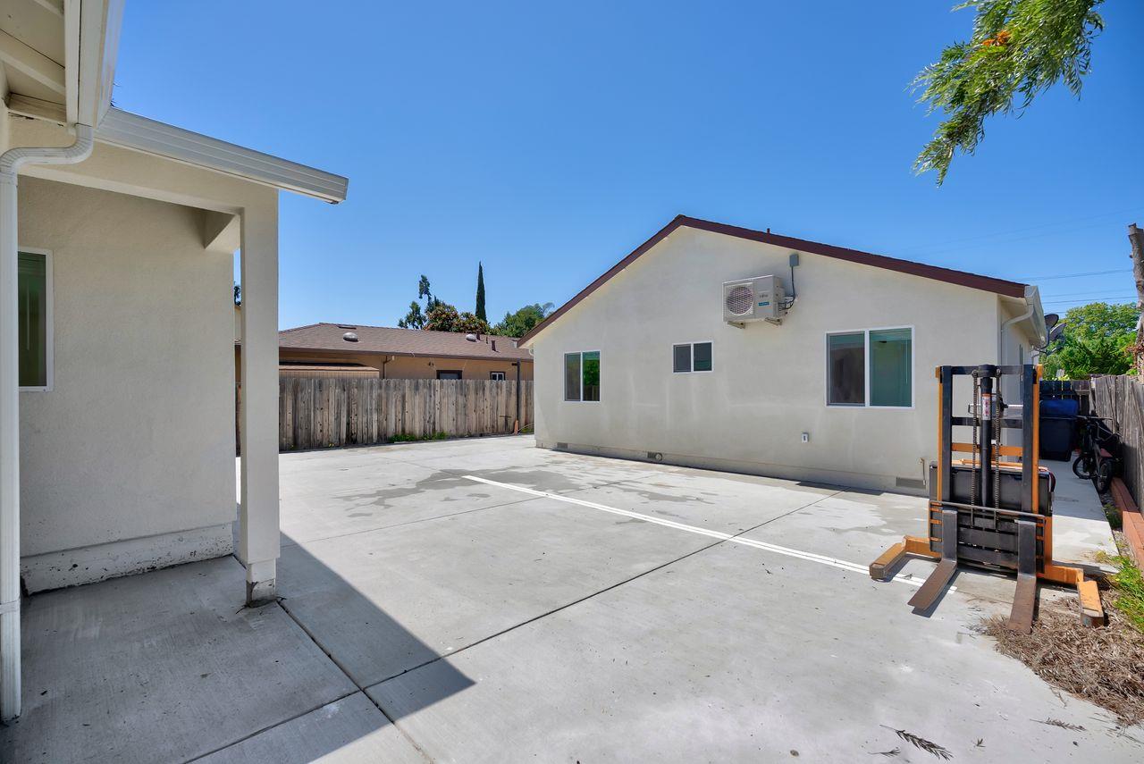 San Jose, California, 95116, United States, 8 Bedrooms Bedrooms, ,4 BathroomsBathrooms,Residential,For Sale,1836715