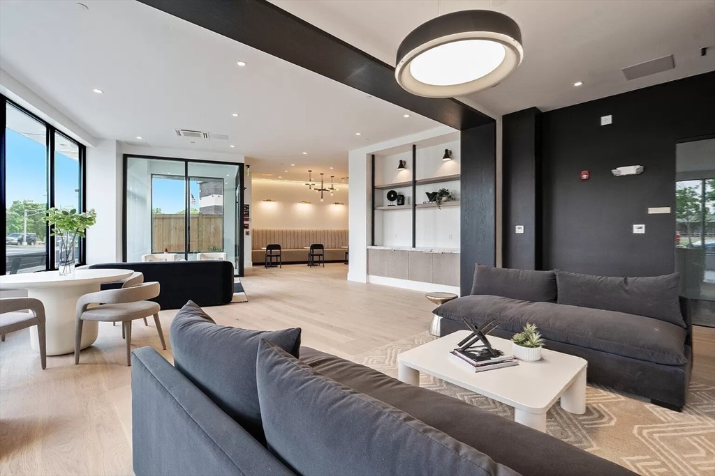 Boston, Massachusetts, 02135, United States, 1 Bedroom Bedrooms, ,1 BathroomBathrooms,Residential,For Sale,1937026