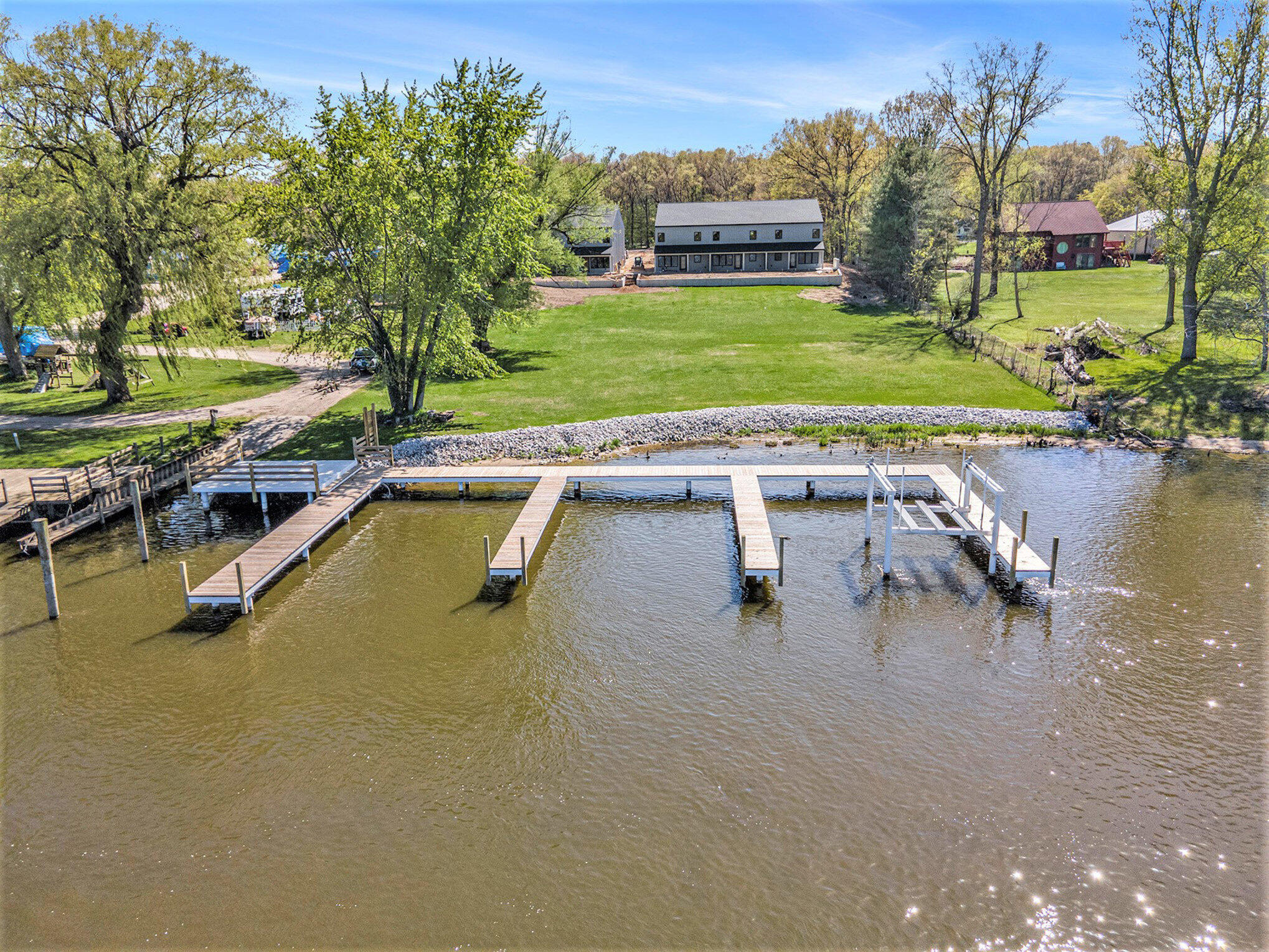 Cedar Dr, Grand Haven, MI 49417