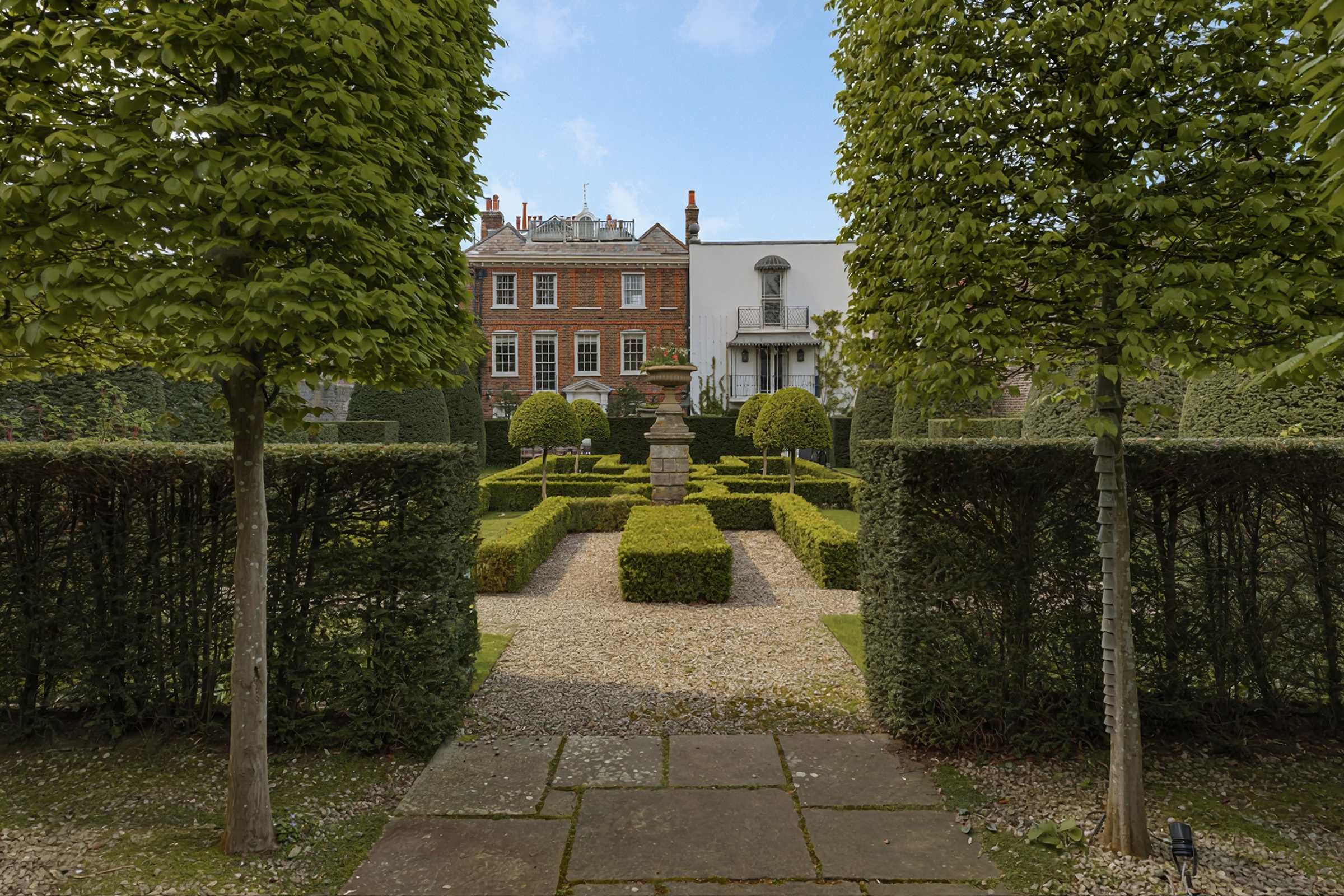  A Landmark Hampstead House with Formal Gardens and Separate Cottage - 物件實景