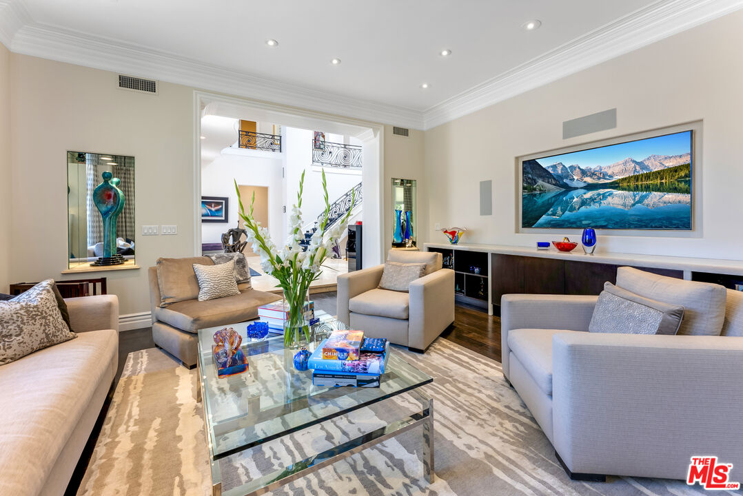 Los Angeles, California, 90077, United States, 5 Bedrooms Bedrooms, ,7 BathroomsBathrooms,Residential,For Sale,1686494