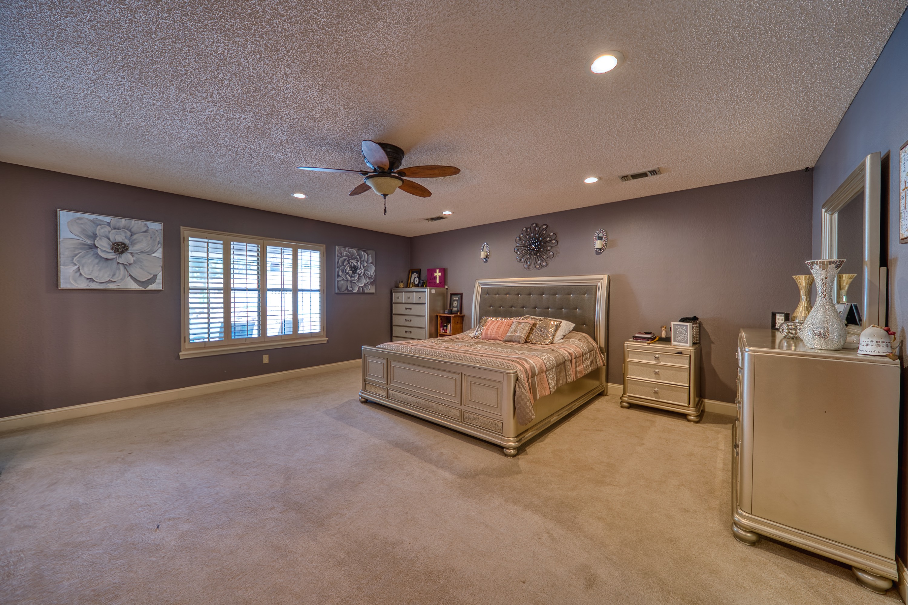 Carlsbad, New Mexico, 88220, United States, 4 Bedrooms Bedrooms, ,3 BathroomsBathrooms,Residential,For Sale,1974897