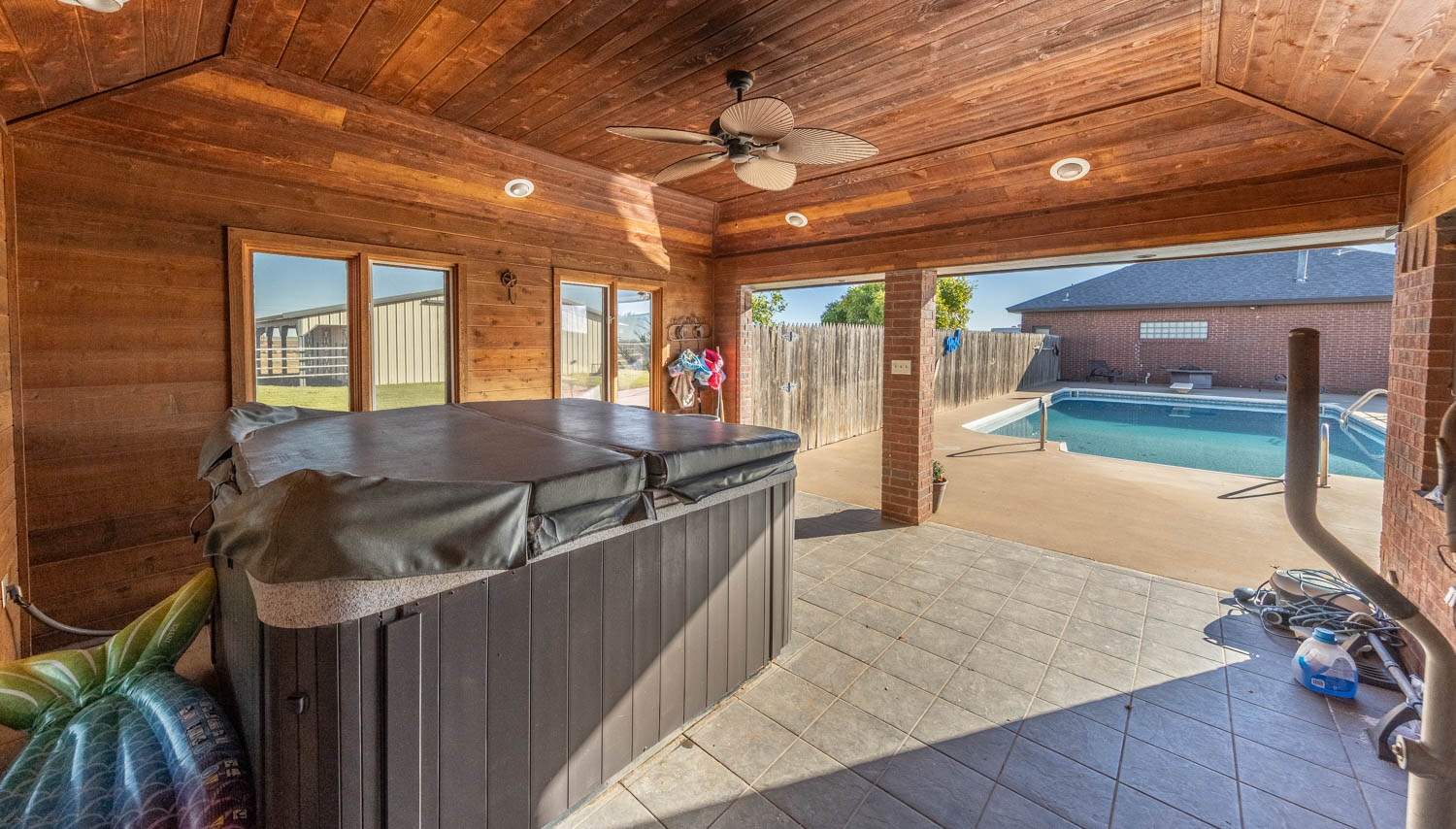Levelland, Texas, 79336, United States, 4 Bedrooms Bedrooms, ,3 BathroomsBathrooms,Residential,For Sale,1901837