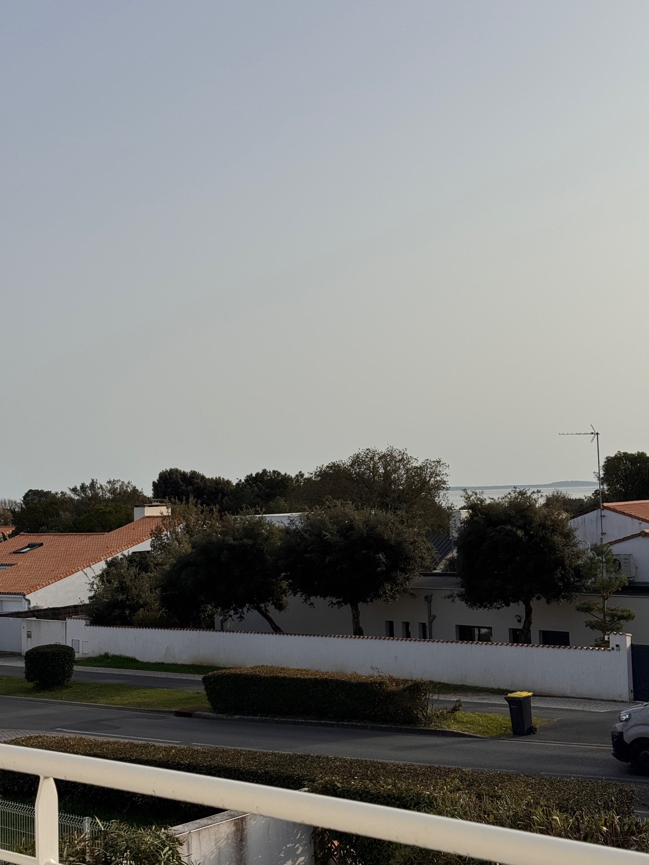  Vaux-sur-Mer – Beautifully Renovated Contemporary Villa with Sea View Glimpse - 物件實景