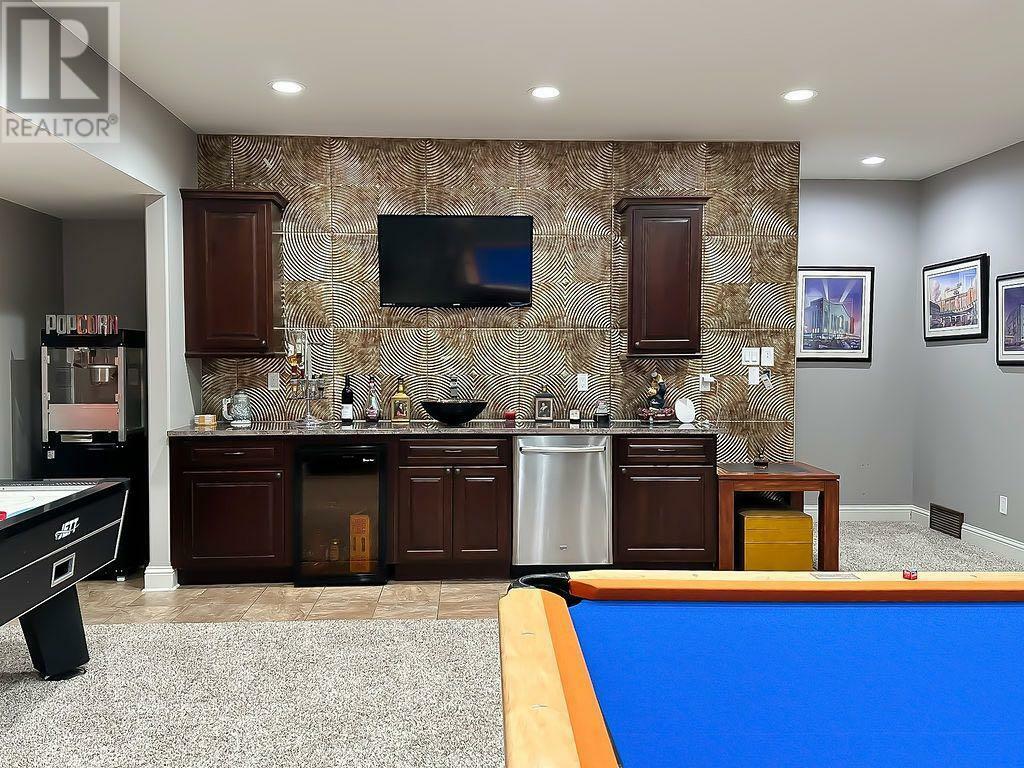 WAINWRIGHT, Alberta, T9W 0A6, CA, 4 Bedrooms Bedrooms, ,5 BathroomsBathrooms,Residential,For Sale,1838525