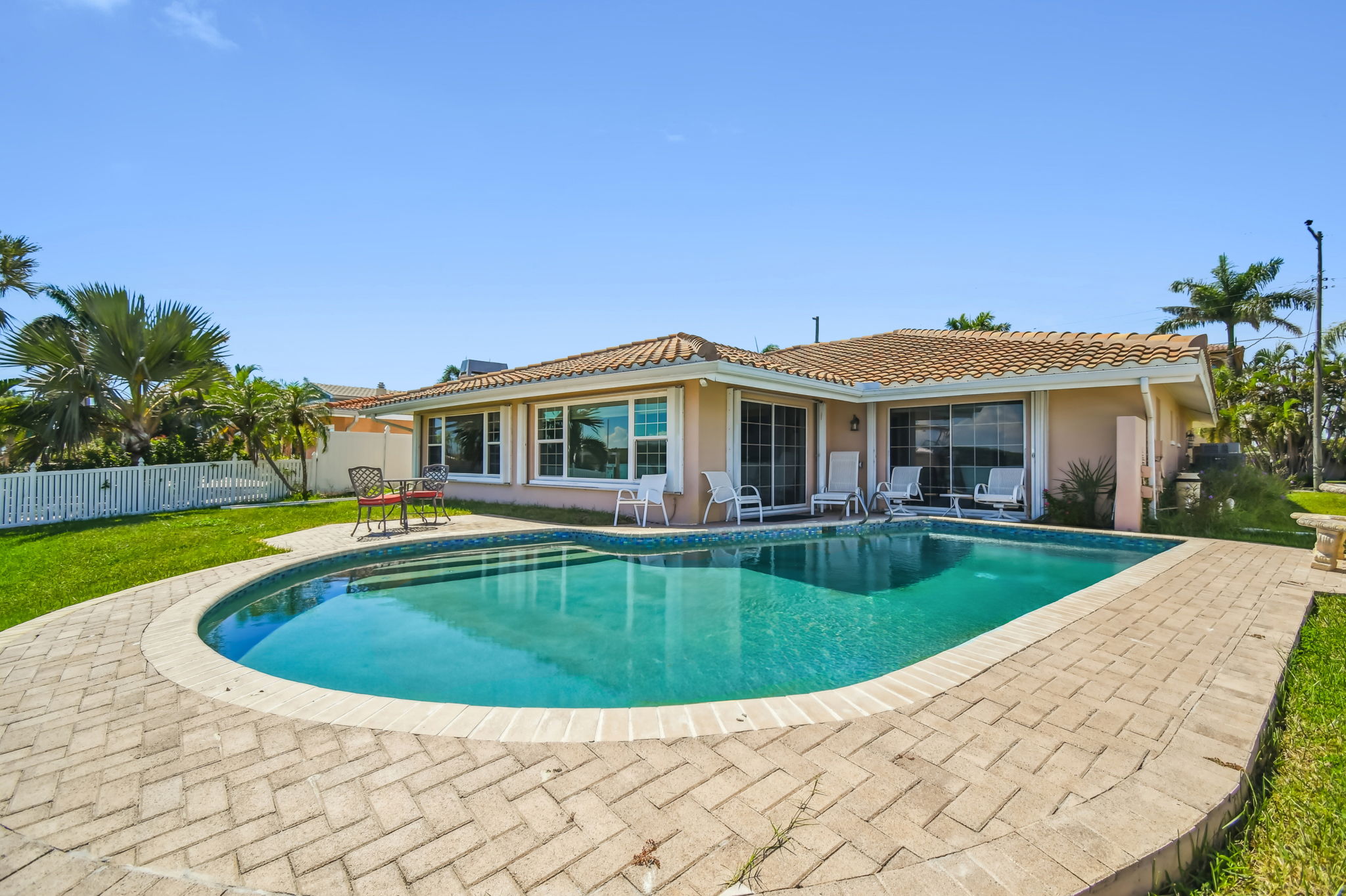 Madeira Beach, Florida, 33708, United States, 4 Bedrooms Bedrooms, ,2 BathroomsBathrooms,Residential,For Sale,2005483