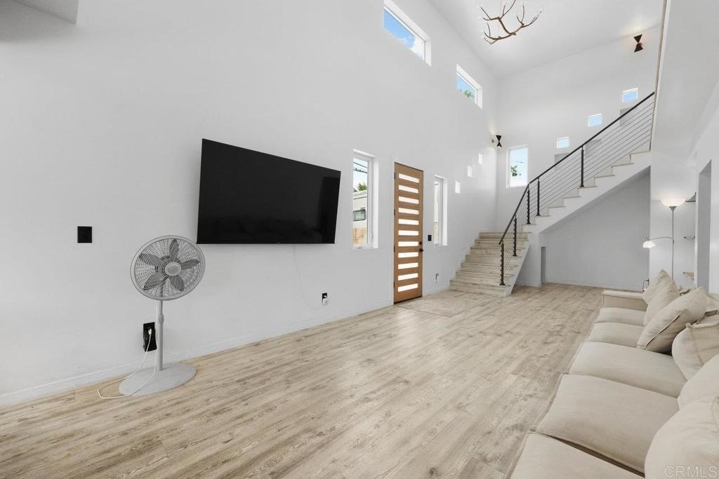 Poway, California, 92064, United States, 4 Bedrooms Bedrooms, ,2 BathroomsBathrooms,Residential,For Sale,1896326