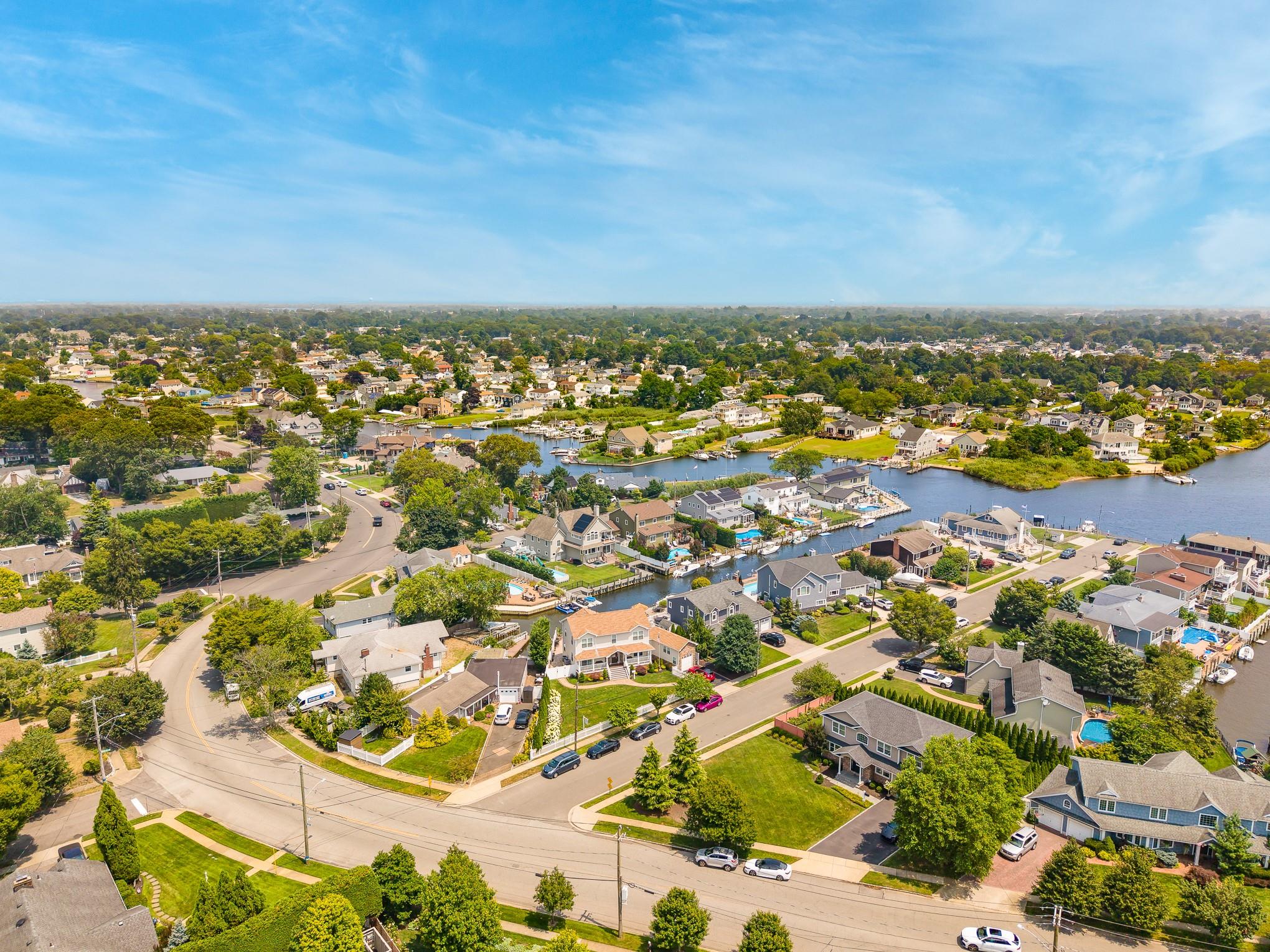 Massapequa, New York, 11758, United States, 4 Bedrooms Bedrooms, ,2 BathroomsBathrooms,Residential,For Sale,1904411