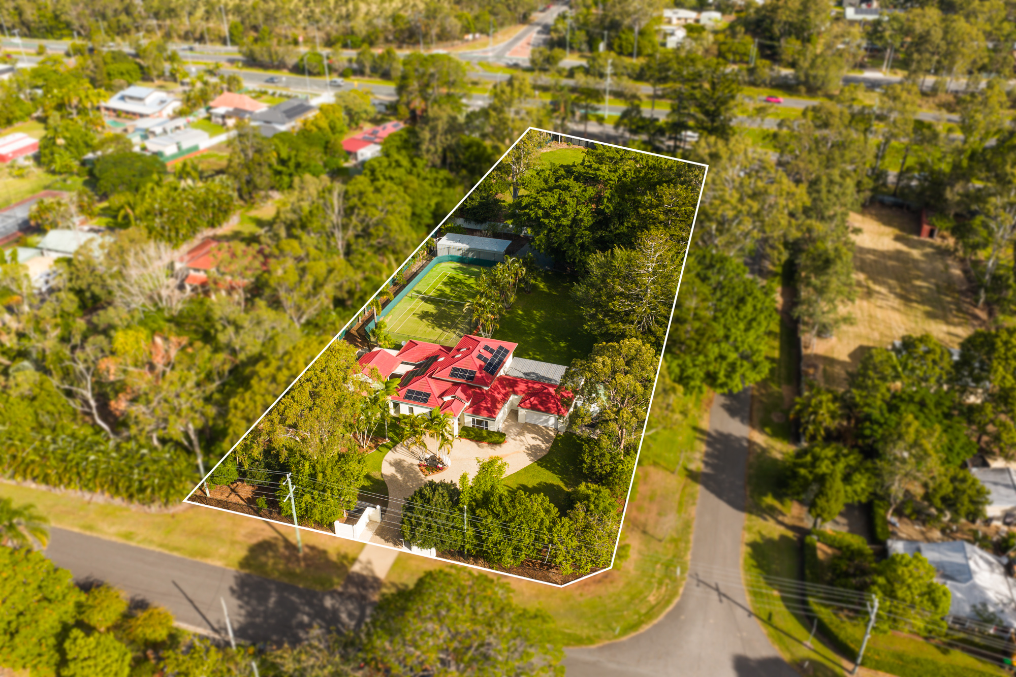  Prestige, Privacy and an Acreage Lifestyle Estate - 物件實景