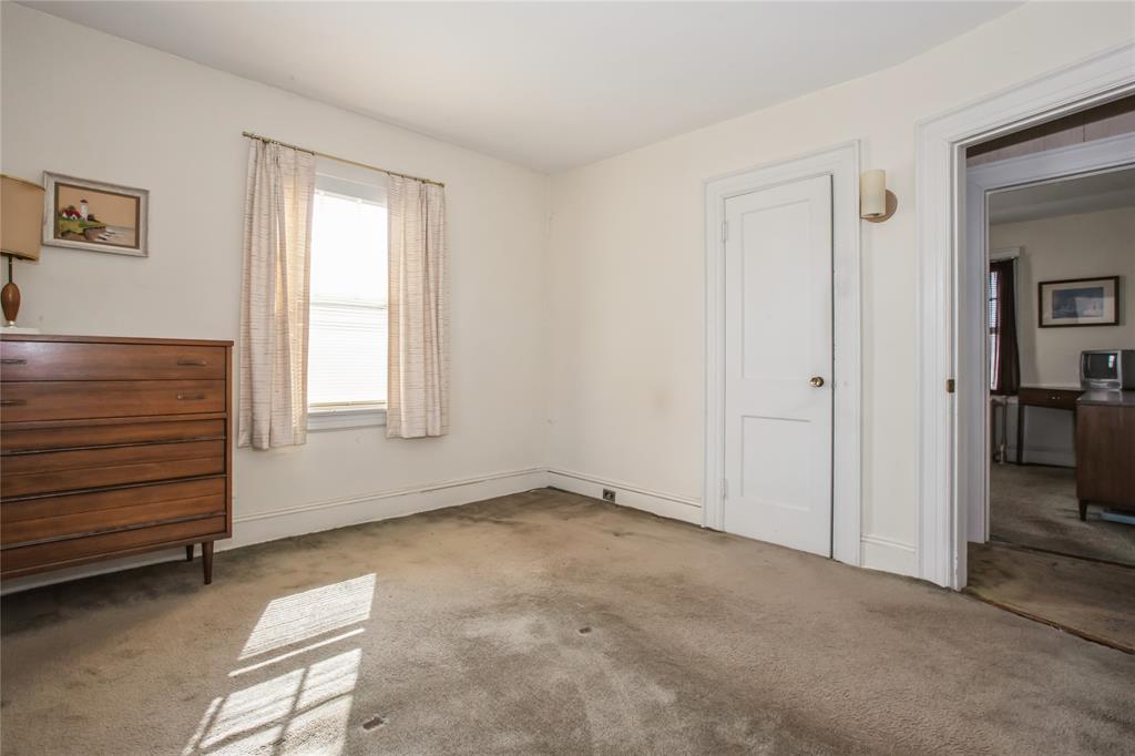 New Hyde Park, New York, 11040, United States, 3 Bedrooms Bedrooms, ,2 BathroomsBathrooms,Residential,For Sale,1923686