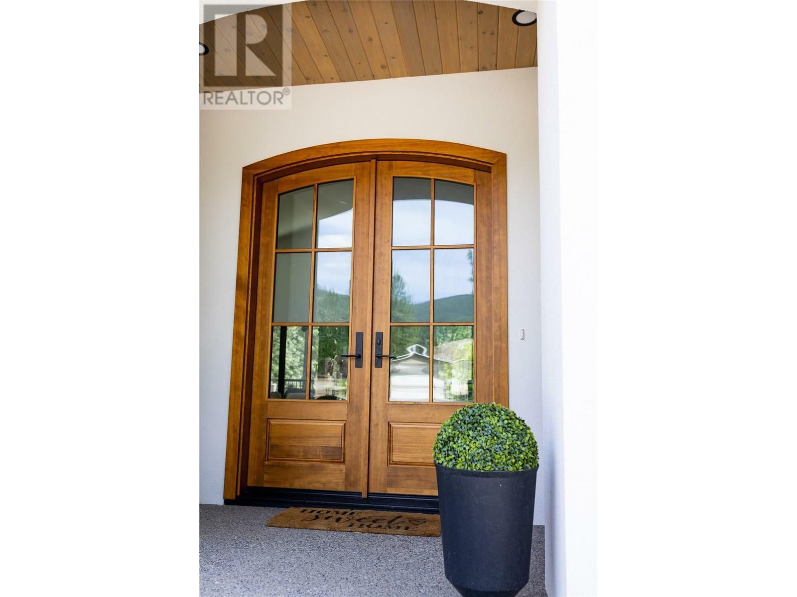 GRAND FORKS, British Columbia, V0H 1H2, CA, 5 Bedrooms Bedrooms, ,5 BathroomsBathrooms,Residential,For Sale,1868553