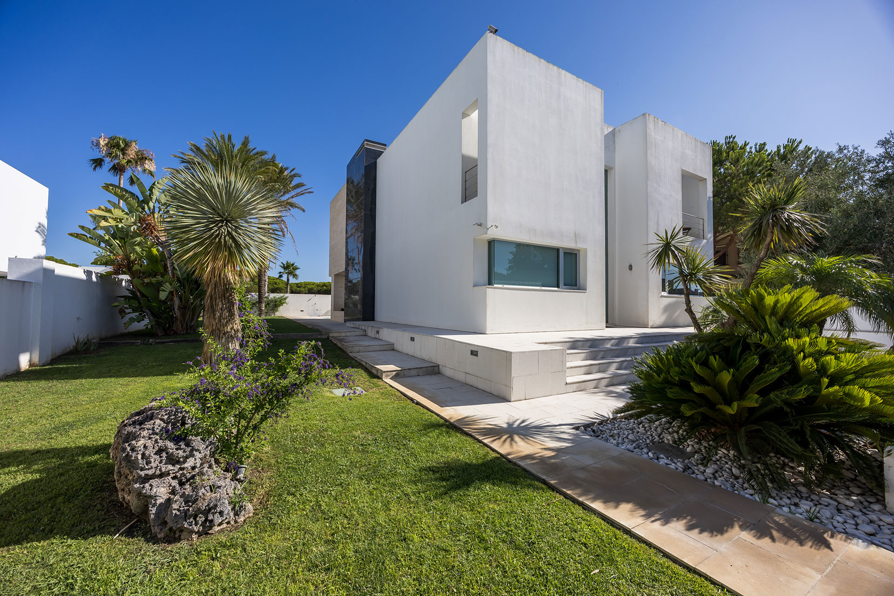  Contemporary villa in Novo Sancti Petri with garden and pool - 物件實景