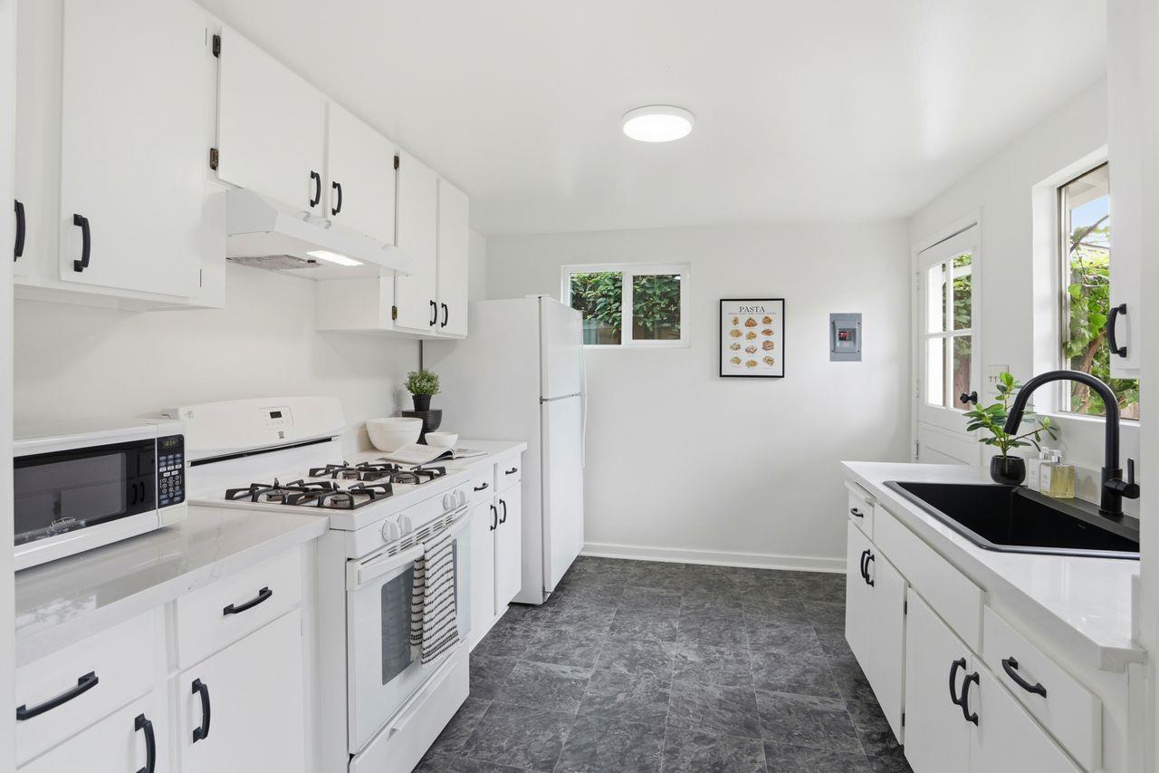 San Jose, California, 95126, United States, 4 Bedrooms Bedrooms, ,3 BathroomsBathrooms,Residential,For Sale,1988226