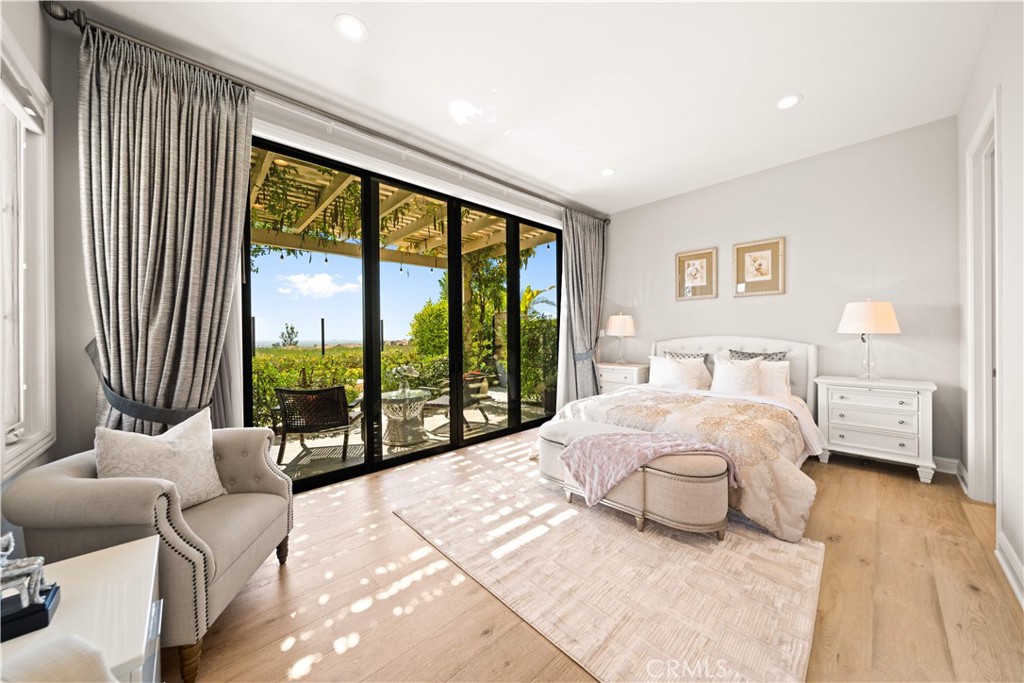 Irvine, California, 92602, United States, 5 Bedrooms Bedrooms, ,6 BathroomsBathrooms,Residential,For Sale,1982881