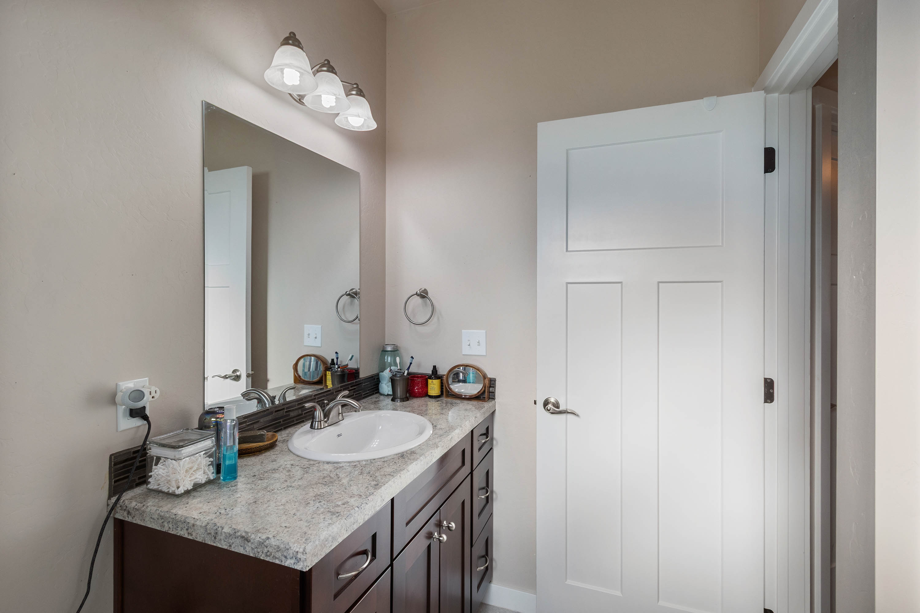 Sandpoint, Idaho, 83864, United States, 3 Bedrooms Bedrooms, ,2 BathroomsBathrooms,Residential,For Sale,2005755