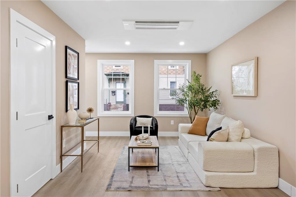 Providence, Rhode Island, 02907, United States, 6 Bedrooms Bedrooms, ,4 BathroomsBathrooms,Residential,For Sale,2005298