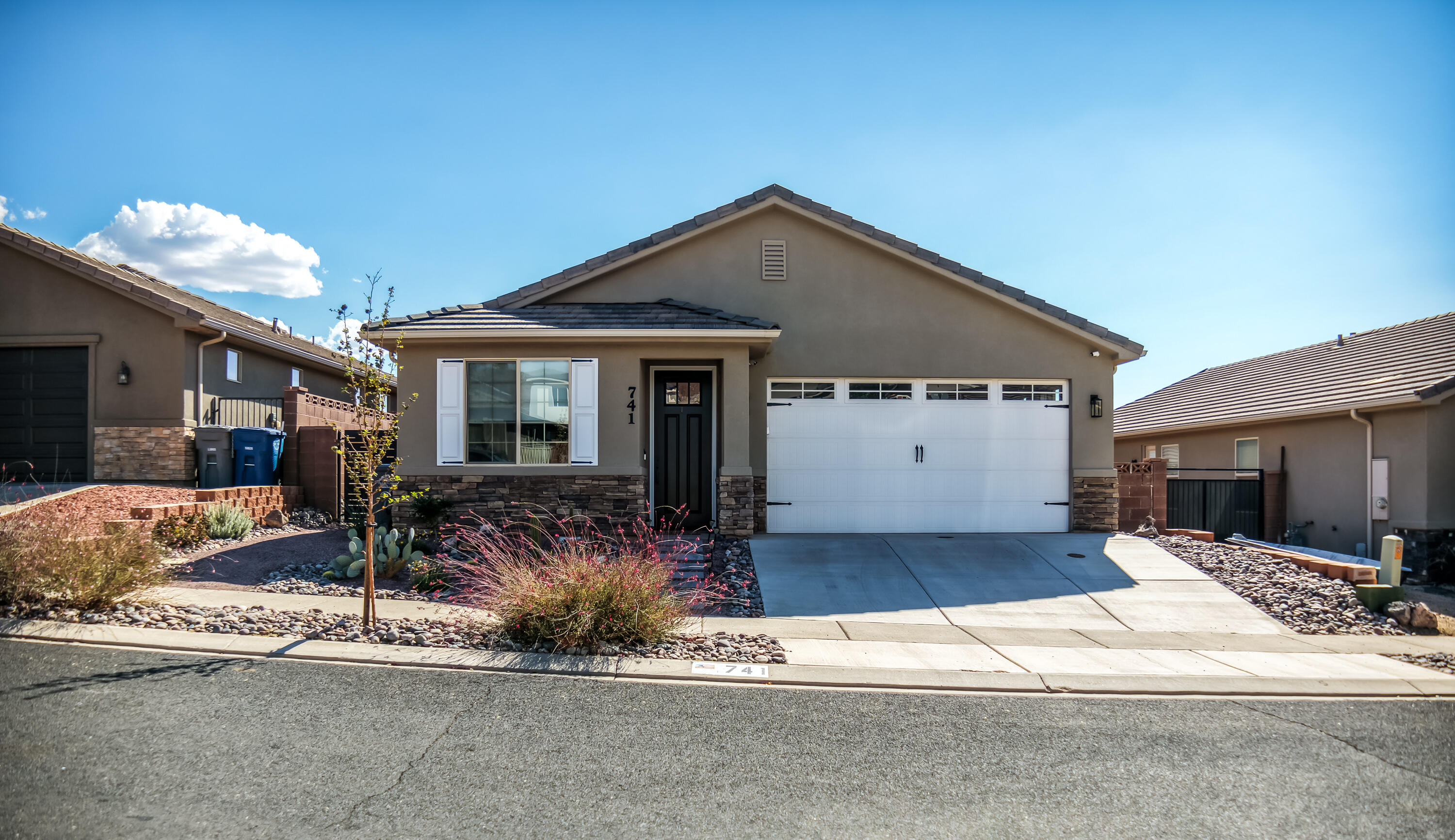 400 , Hurricane, UT 84737