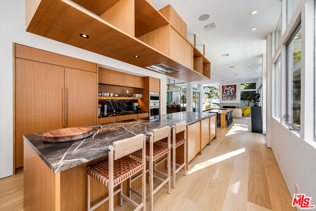 Beverly Hills, California, 90210, United States, 4 Bedrooms Bedrooms, ,5 BathroomsBathrooms,Residential,For Sale,1687212