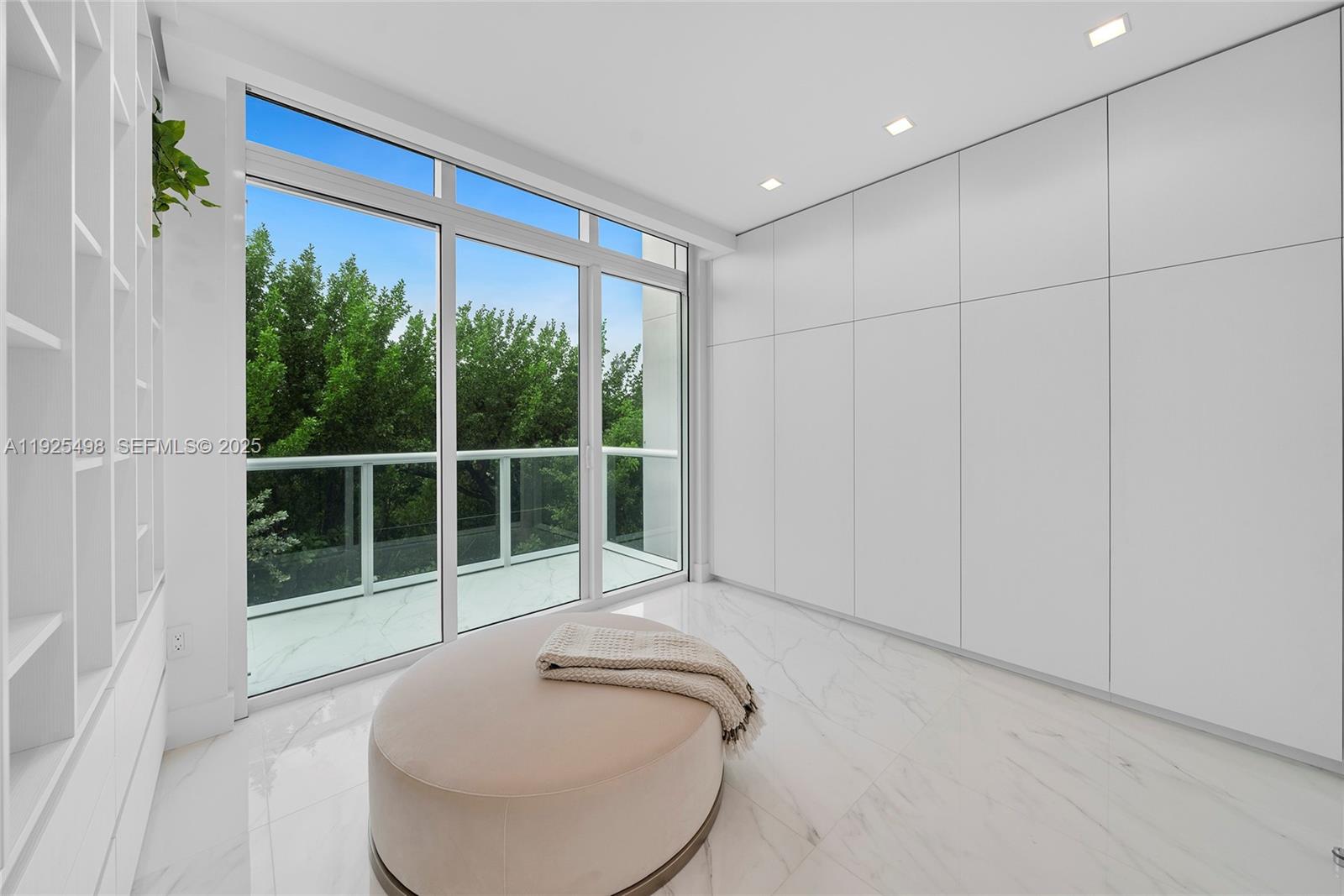 Miami Beach, Florida, 33139, United States, 3 Bedrooms Bedrooms, ,4 BathroomsBathrooms,Residential,For Sale,2003256