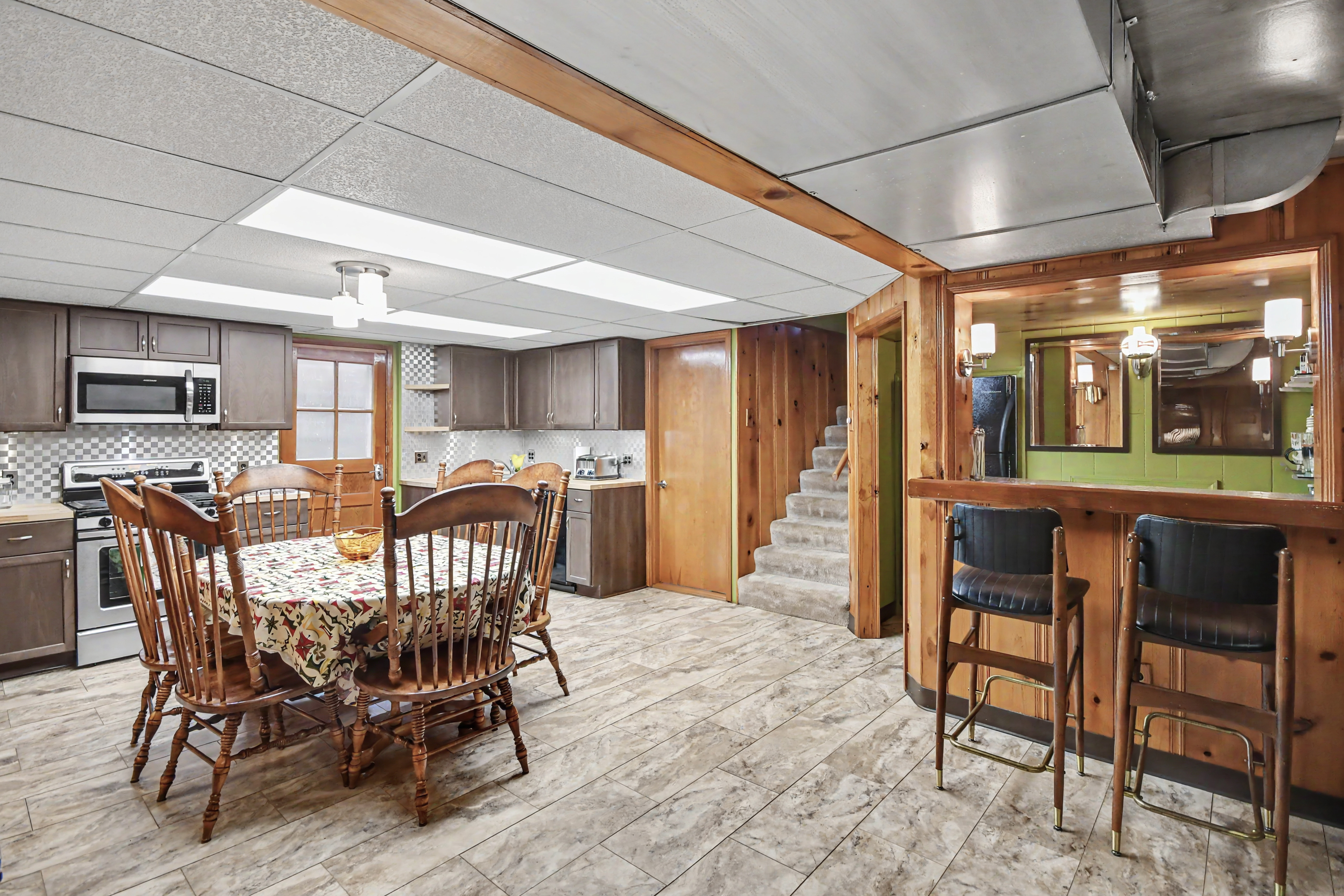  You’ll fall in love with this charming midcentury ranch. - 物件實景