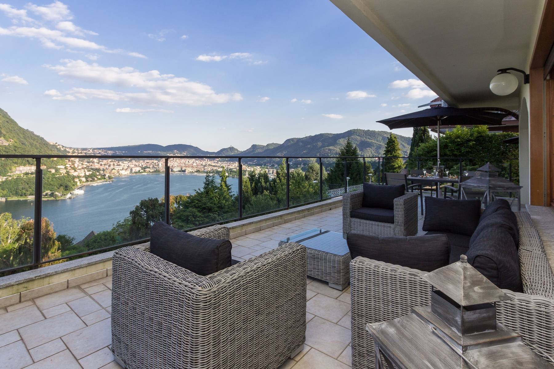  Prestigious modern villa with lake view - 物件實景
