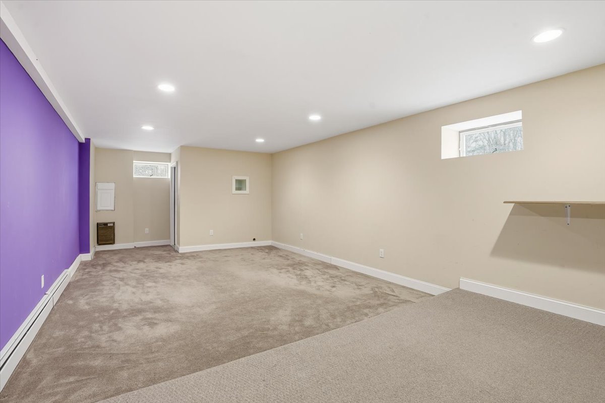 Milford, Pennsylvania, 18337, United States, 4 Bedrooms Bedrooms, ,3 BathroomsBathrooms,Residential,For Sale,2013781