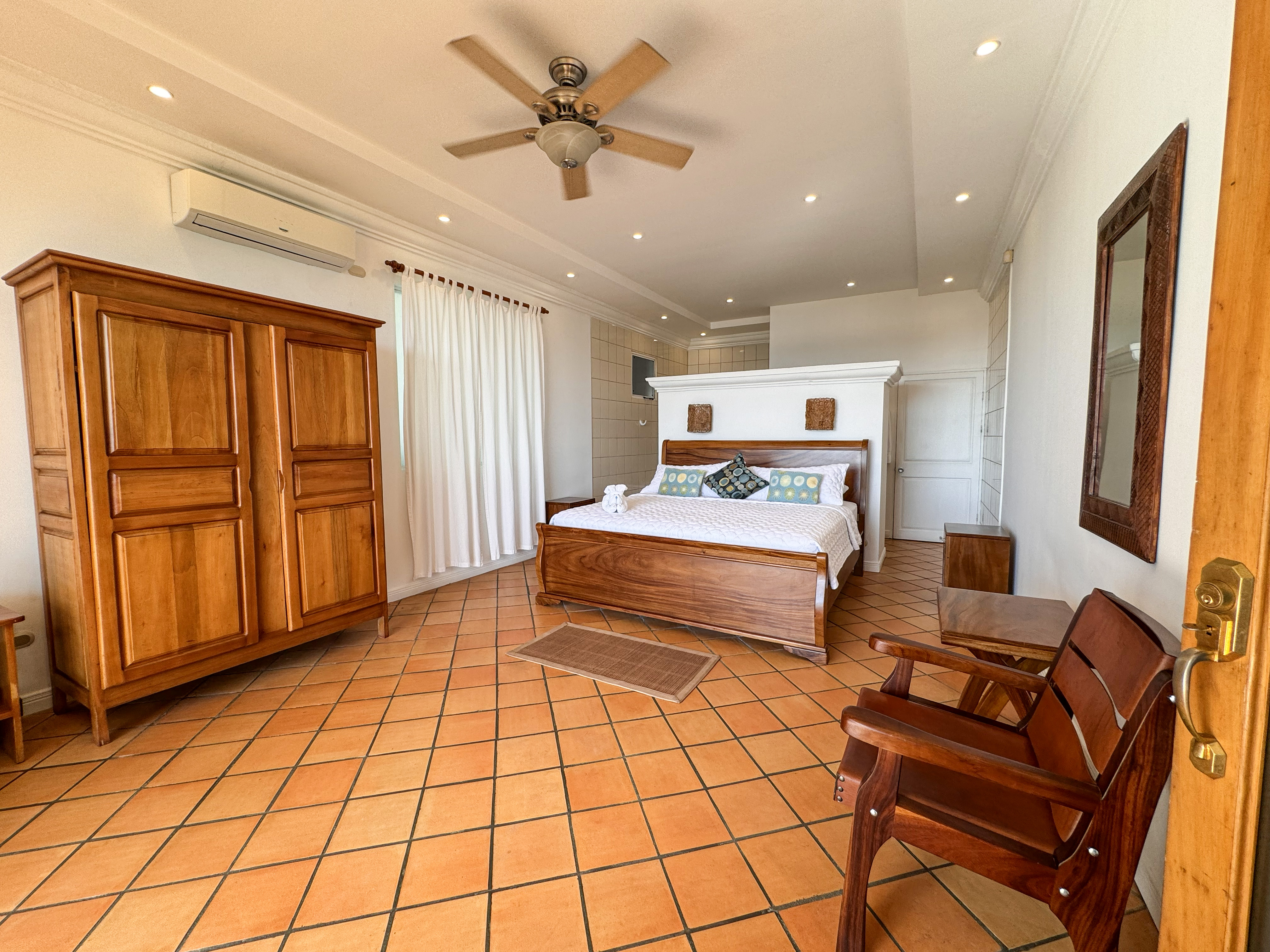 Manuel Antonio, Manuel Antonio, Puntarenas, CR, 4 Bedrooms Bedrooms, ,Residential,For Sale,Manuel Antonio,1617349
