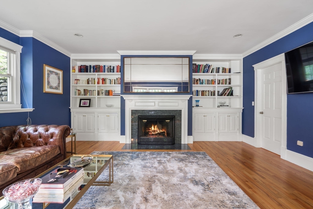 Newton, Massachusetts, 02468, United States, 5 Bedrooms Bedrooms, ,6 BathroomsBathrooms,Residential,For Sale,1805329