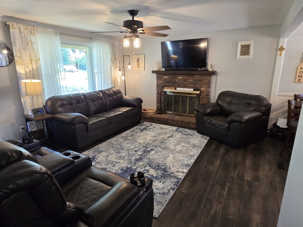 Brockton, Massachusetts, 02301, United States, 3 Bedrooms Bedrooms, ,1 BathroomBathrooms,Residential,For Sale,1895506