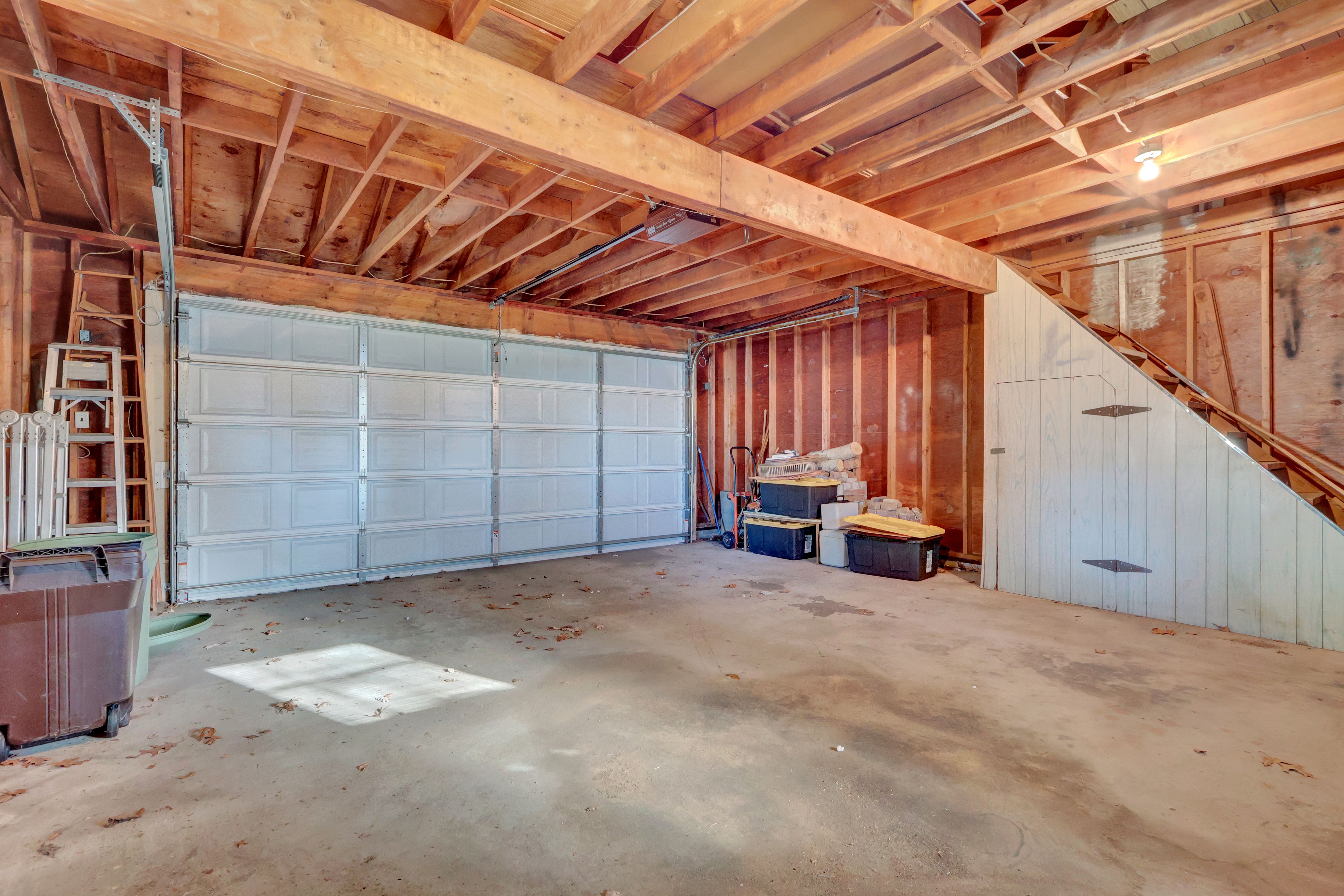 West Babylon, New York, 11704, United States, 4 Bedrooms Bedrooms, ,2 BathroomsBathrooms,Residential,For Sale,2010725