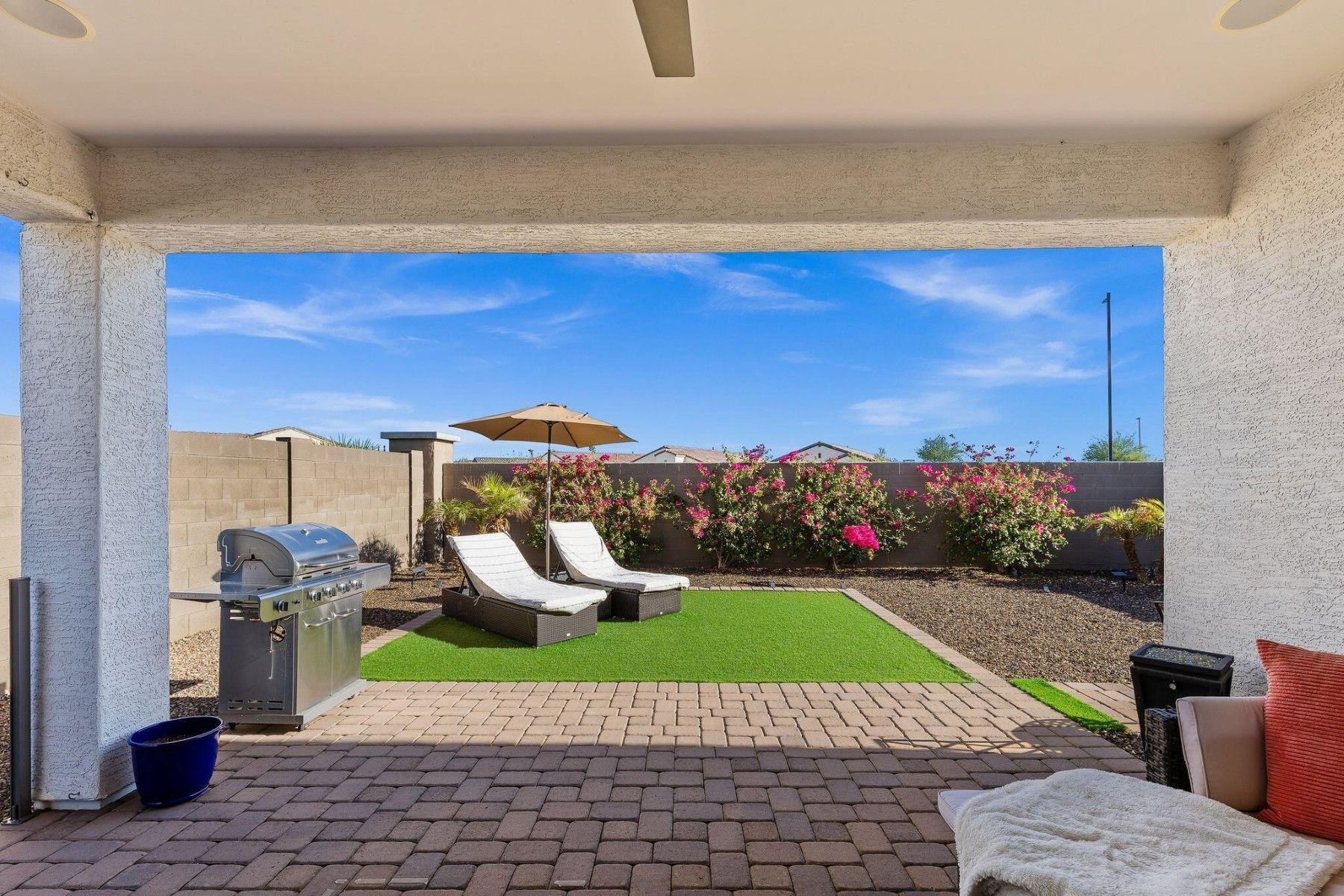  18039 W Amber Ridge Way  Goodyear, AZ - 物件實景