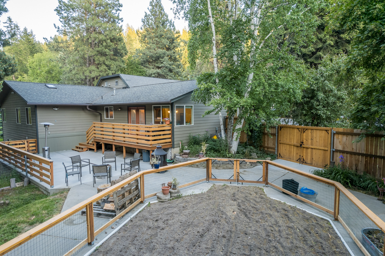 Bonners Ferry, Idaho, 83805, United States, 5 Bedrooms Bedrooms, ,5 BathroomsBathrooms,Residential,For Sale,1879157
