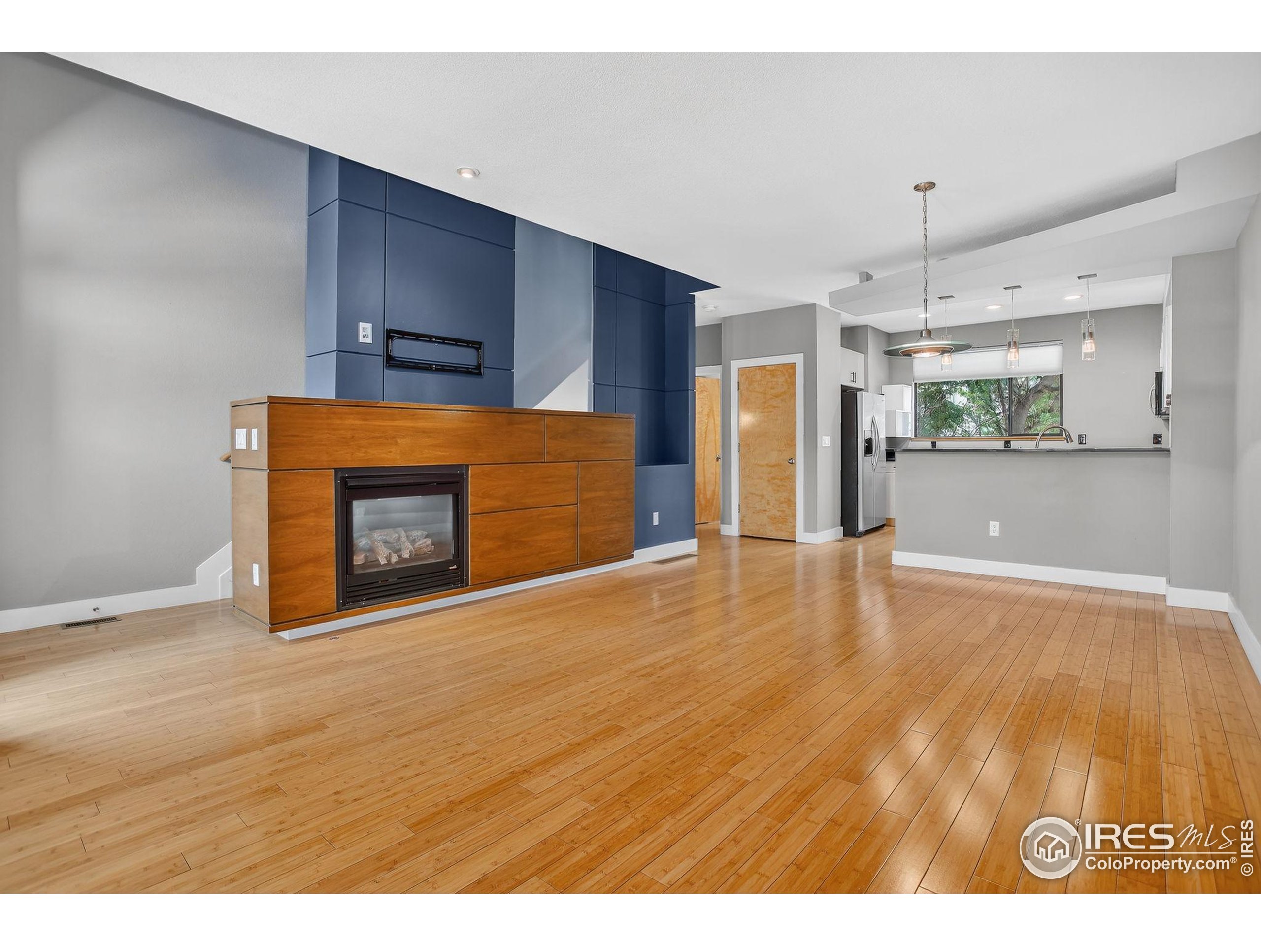 Denver, Colorado, 80211, United States, 2 Bedrooms Bedrooms, ,3 BathroomsBathrooms,Residential,For Sale,1895897