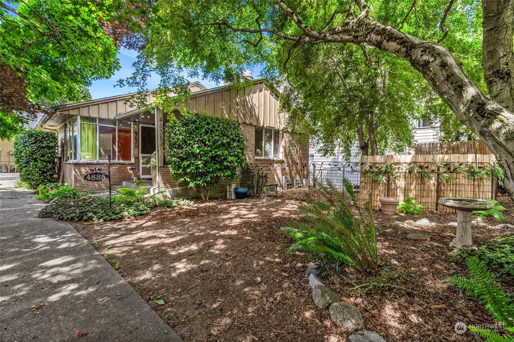 4835 FAUNTLEROY WAY SW, SEATTLE, Washington, 98116, United States, ,Residential,For Sale,4835 FAUNTLEROY WAY SW,1620491